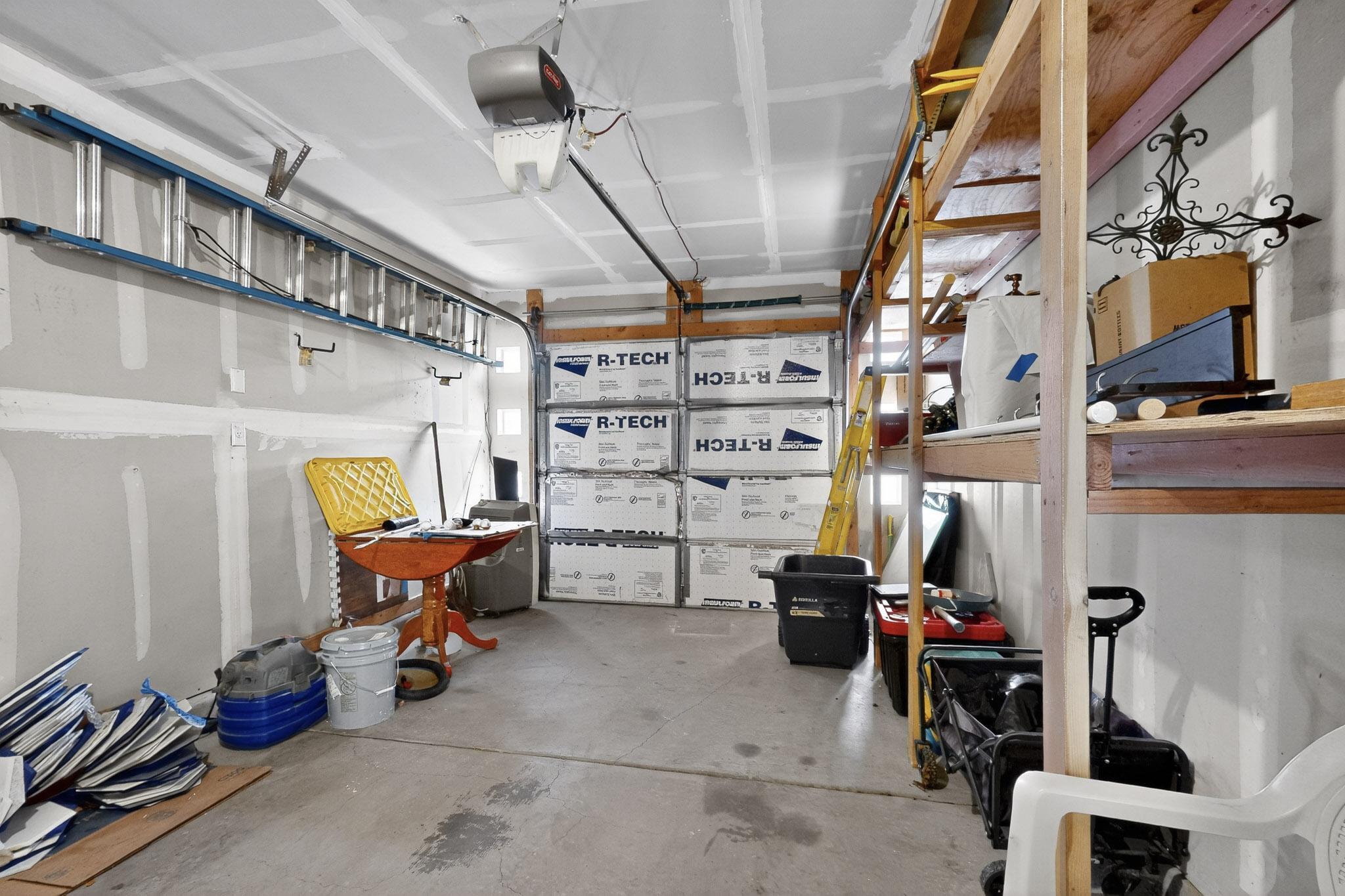 736 MESA DEL RIO Street NW Garage