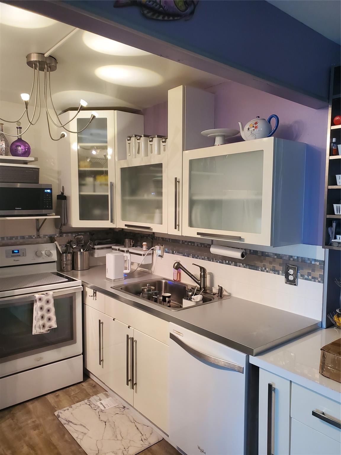 Ainslie At Century Village