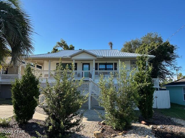 Listing photo id 1 for 4223 Lorraine Street