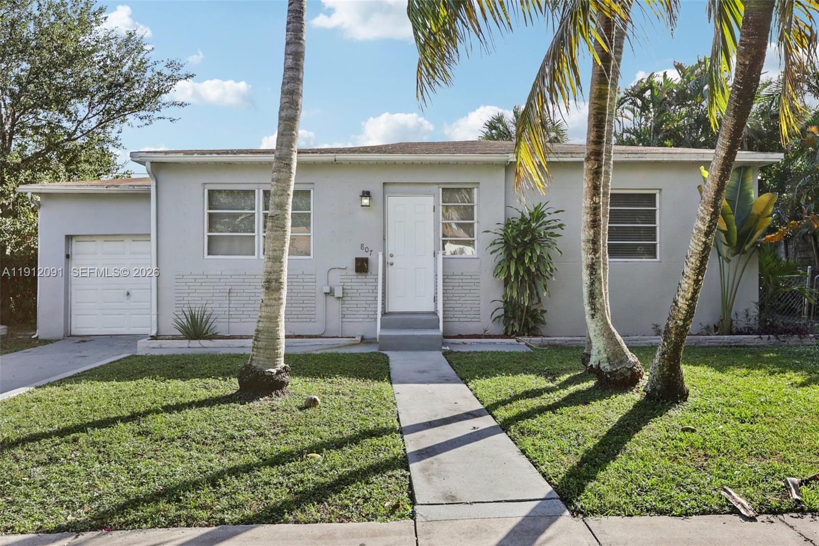 Hollywood Little Ranches