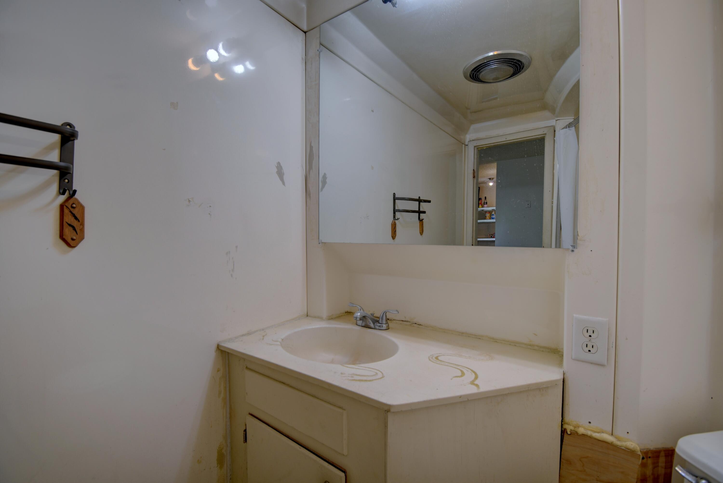 2800 Vail Avenue SE UNIT 159 Bathroom