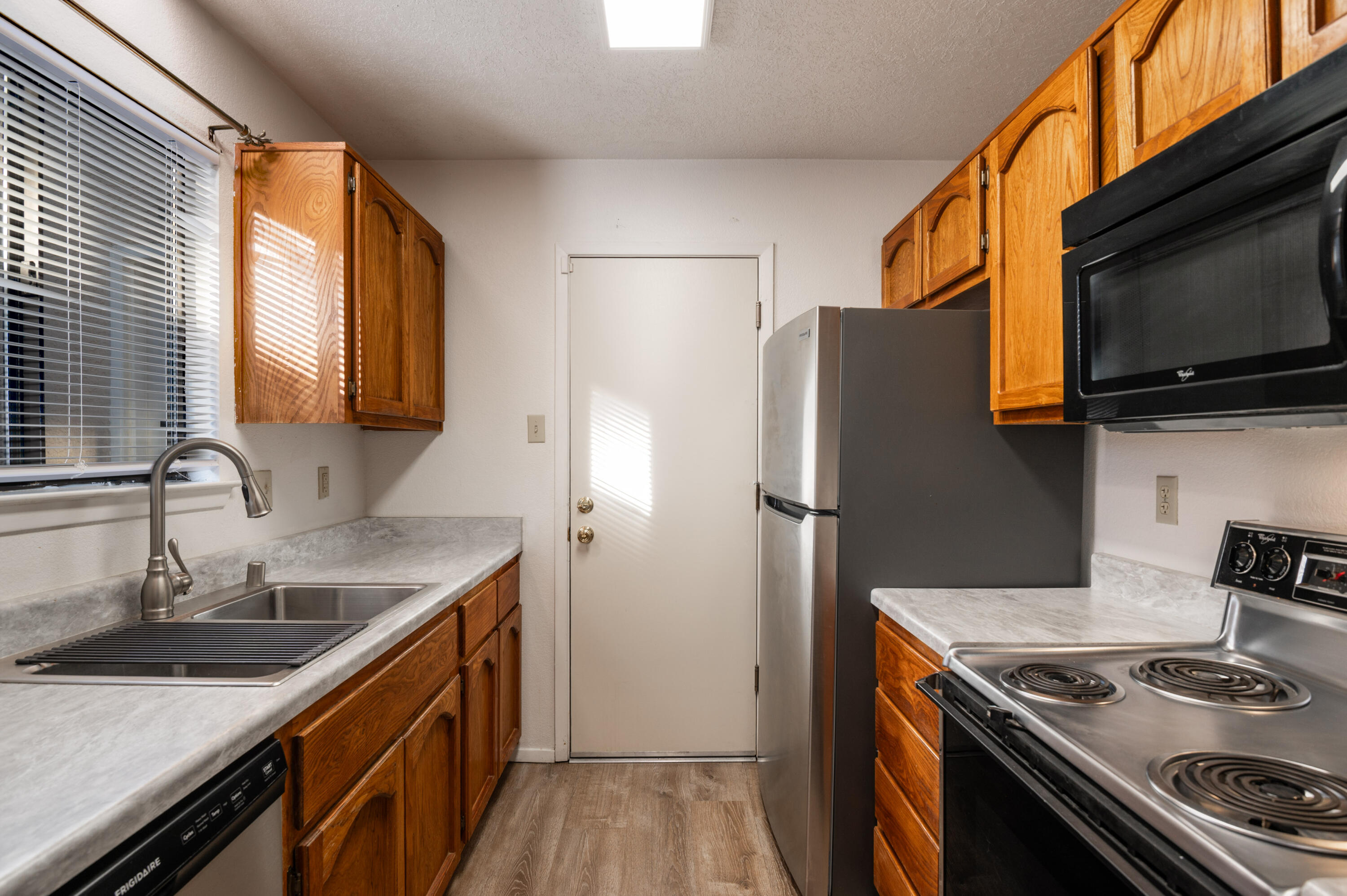 7104 Leslynne Drive NE Kitchen