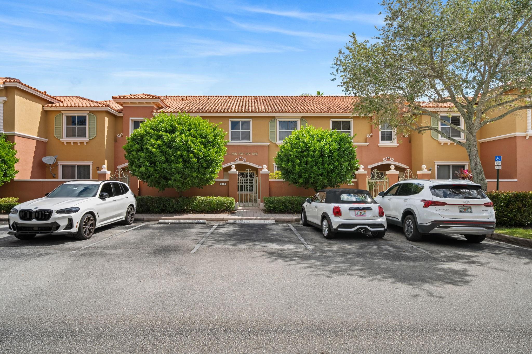 Hampton Isles Condo