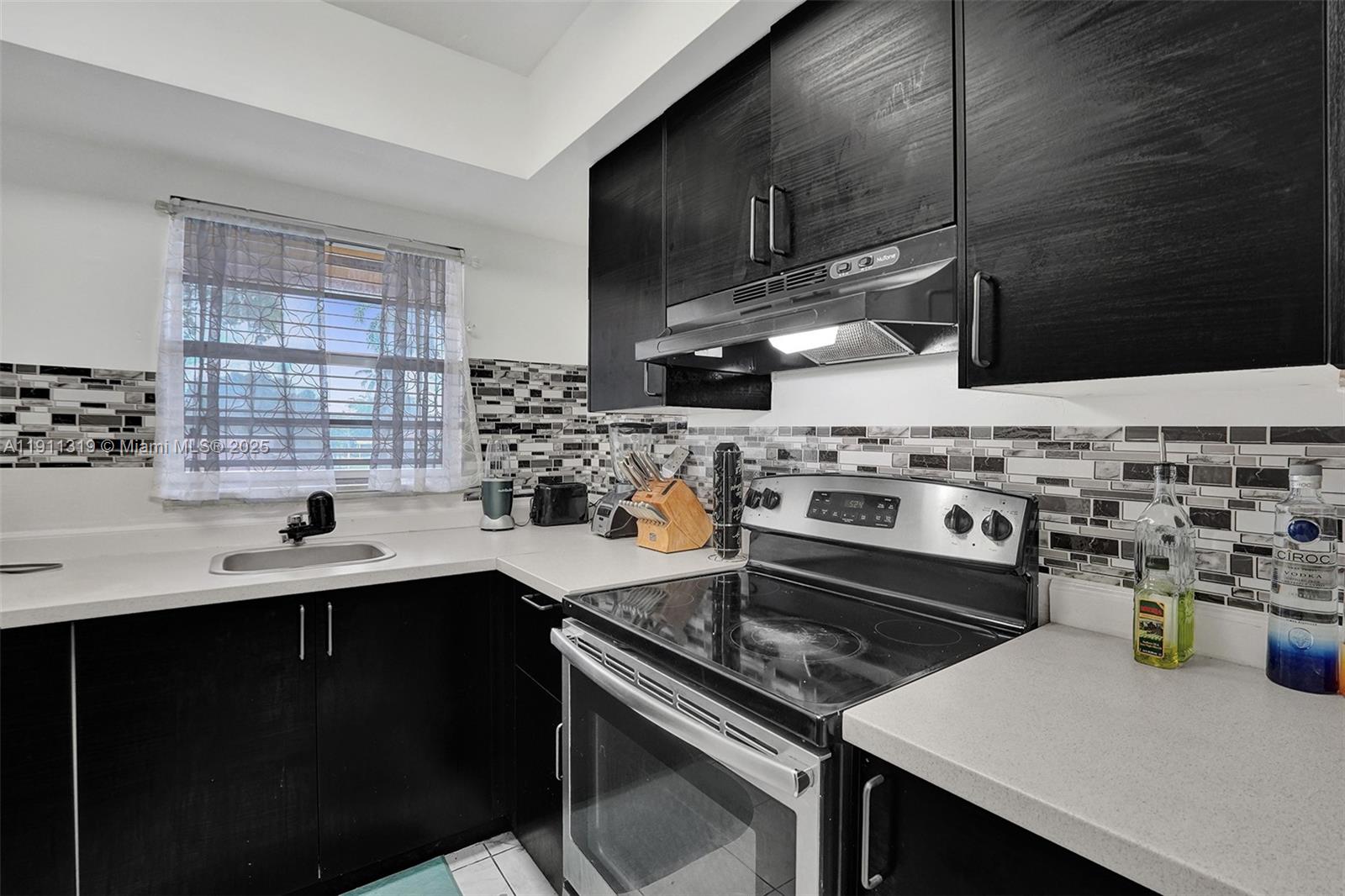 Lauderdale Lakes Villas C