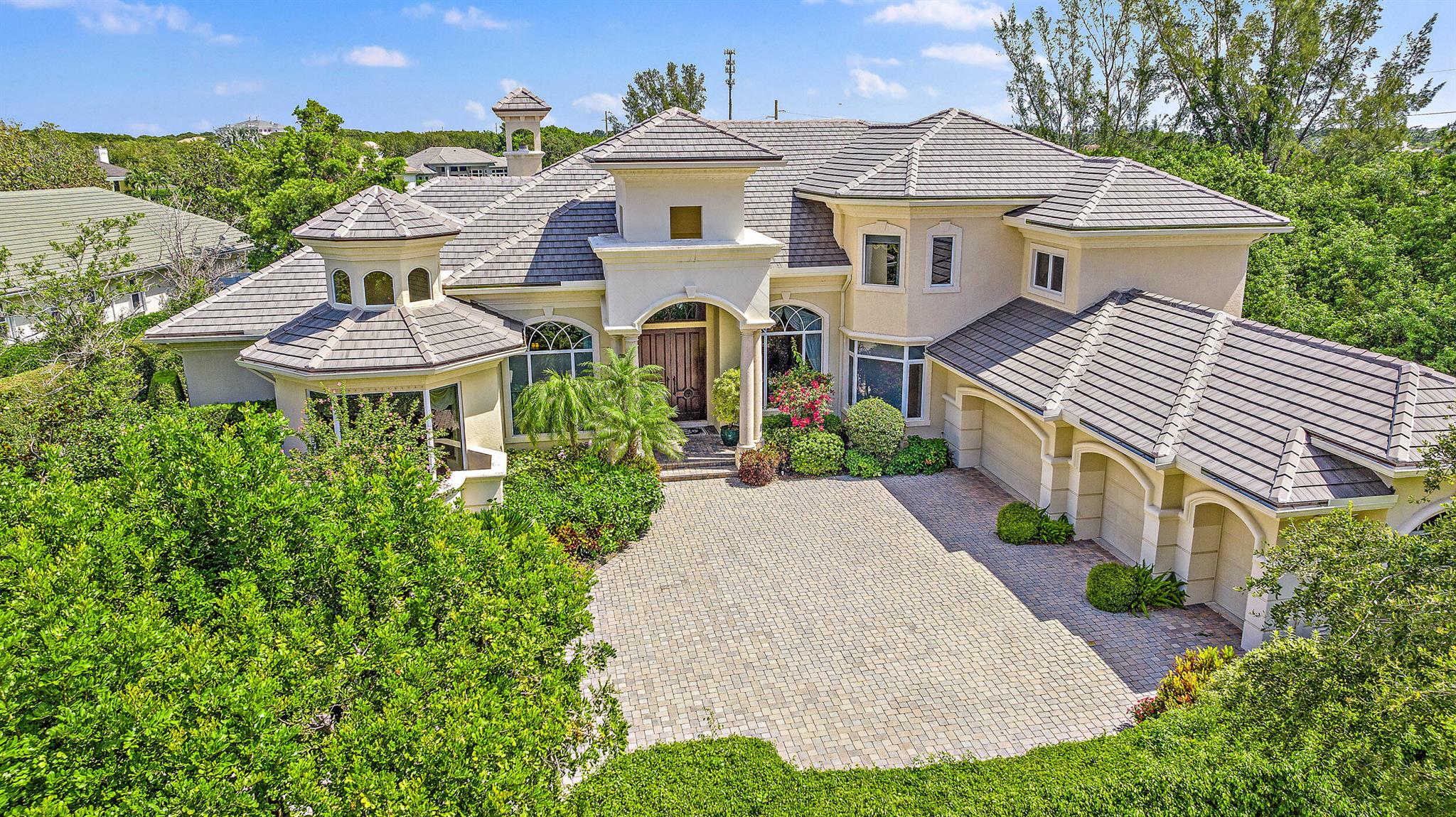 Jupiter Hills Village