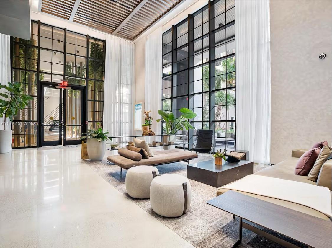 Condo for Sale in Miami, FL