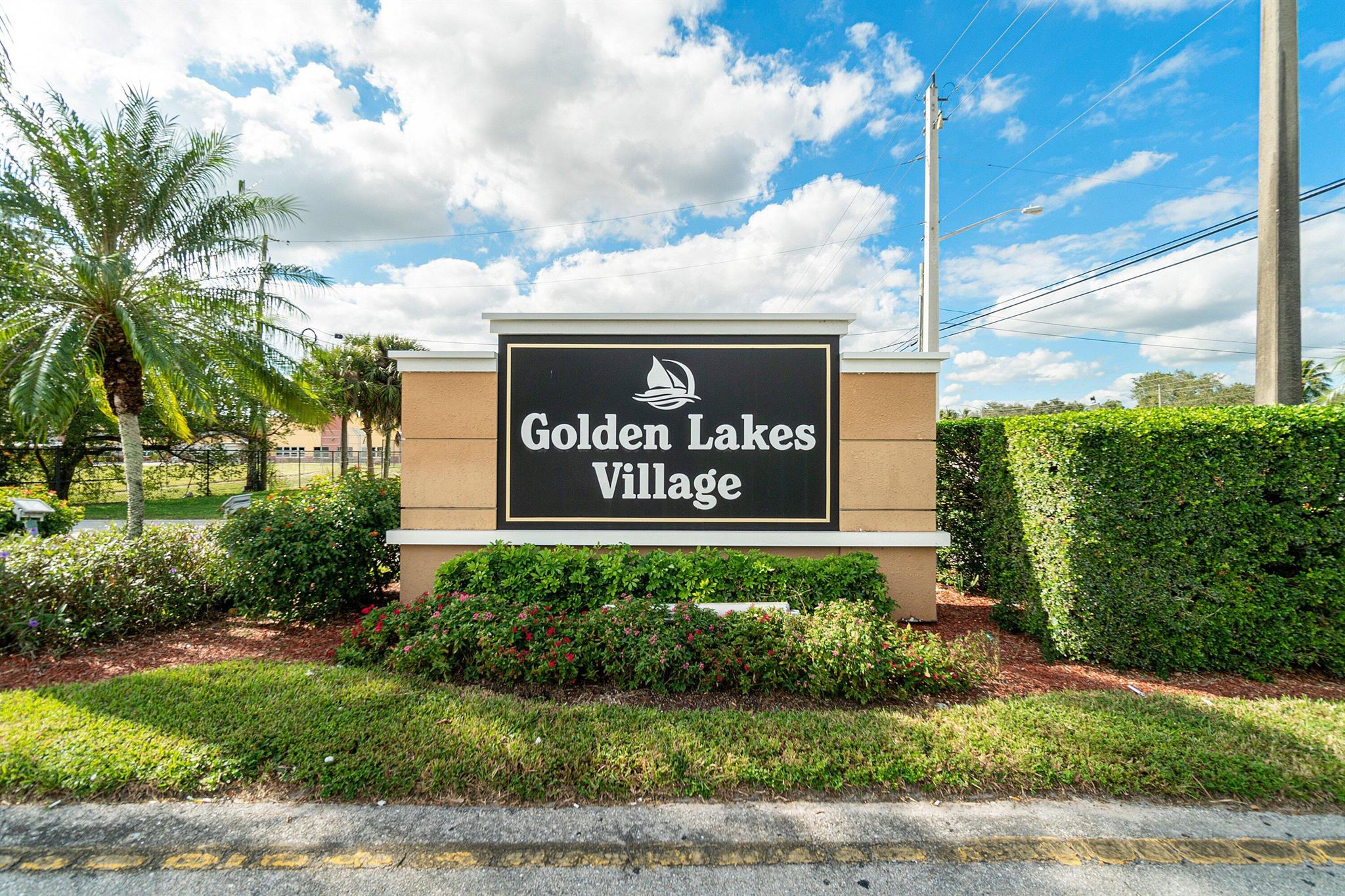 Golden Lakes Village Cond
