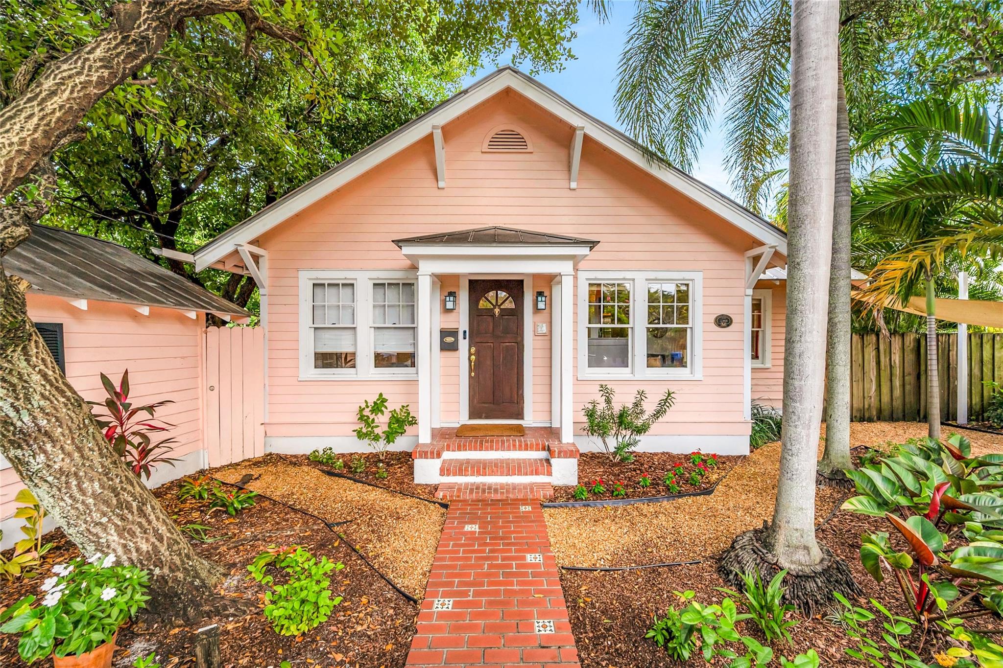 Victoria Courts 9-49 B