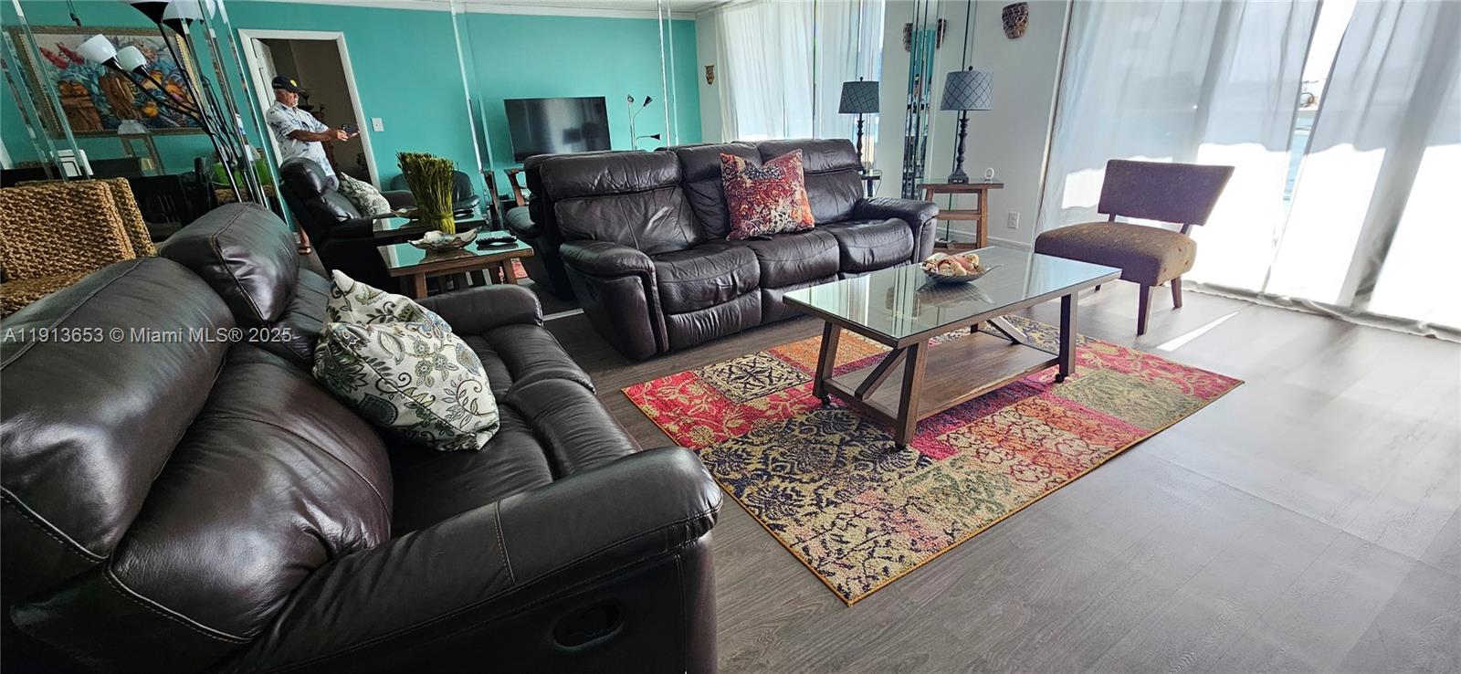 Hallmark Of Hollywood Con