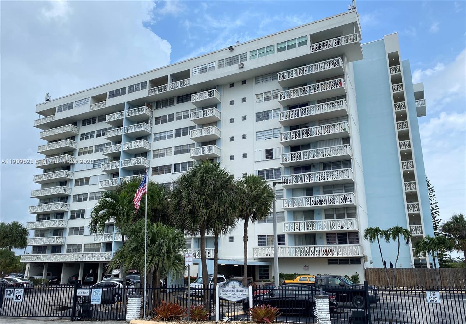 Keystone Harbor Club Cond