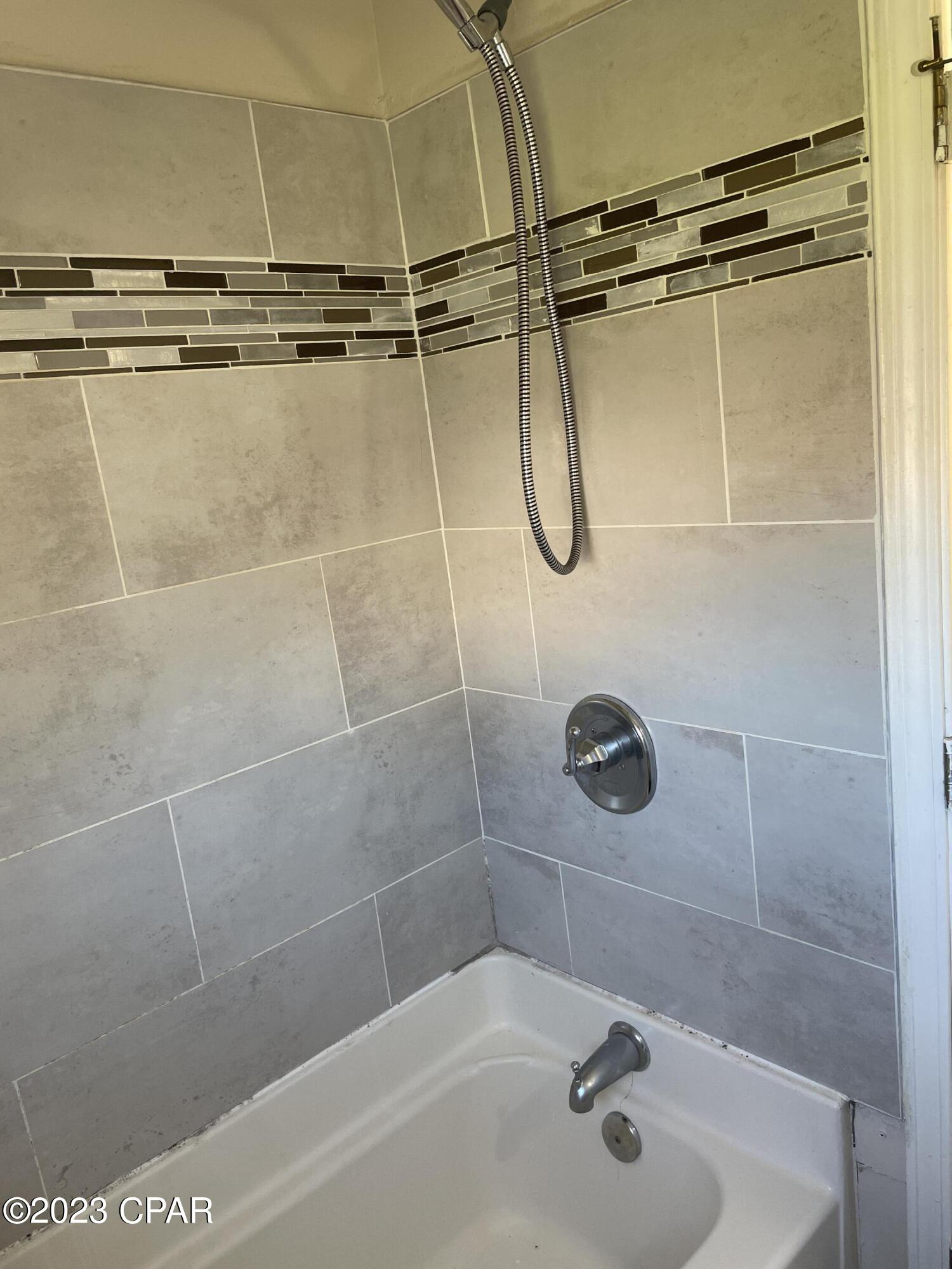 Image 10 For 904 Forestdale Avenue