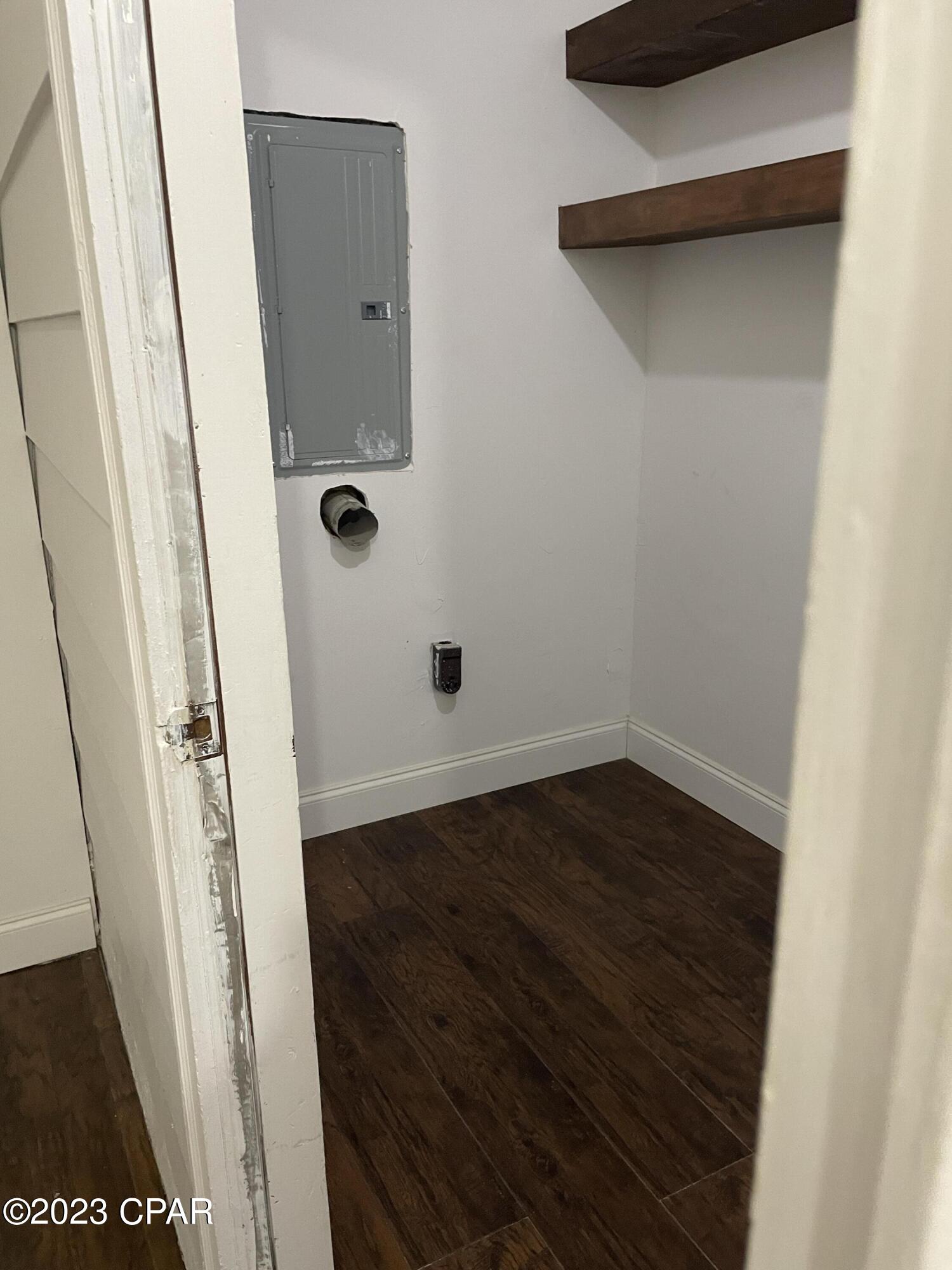 Image 12 For 904 Forestdale Avenue