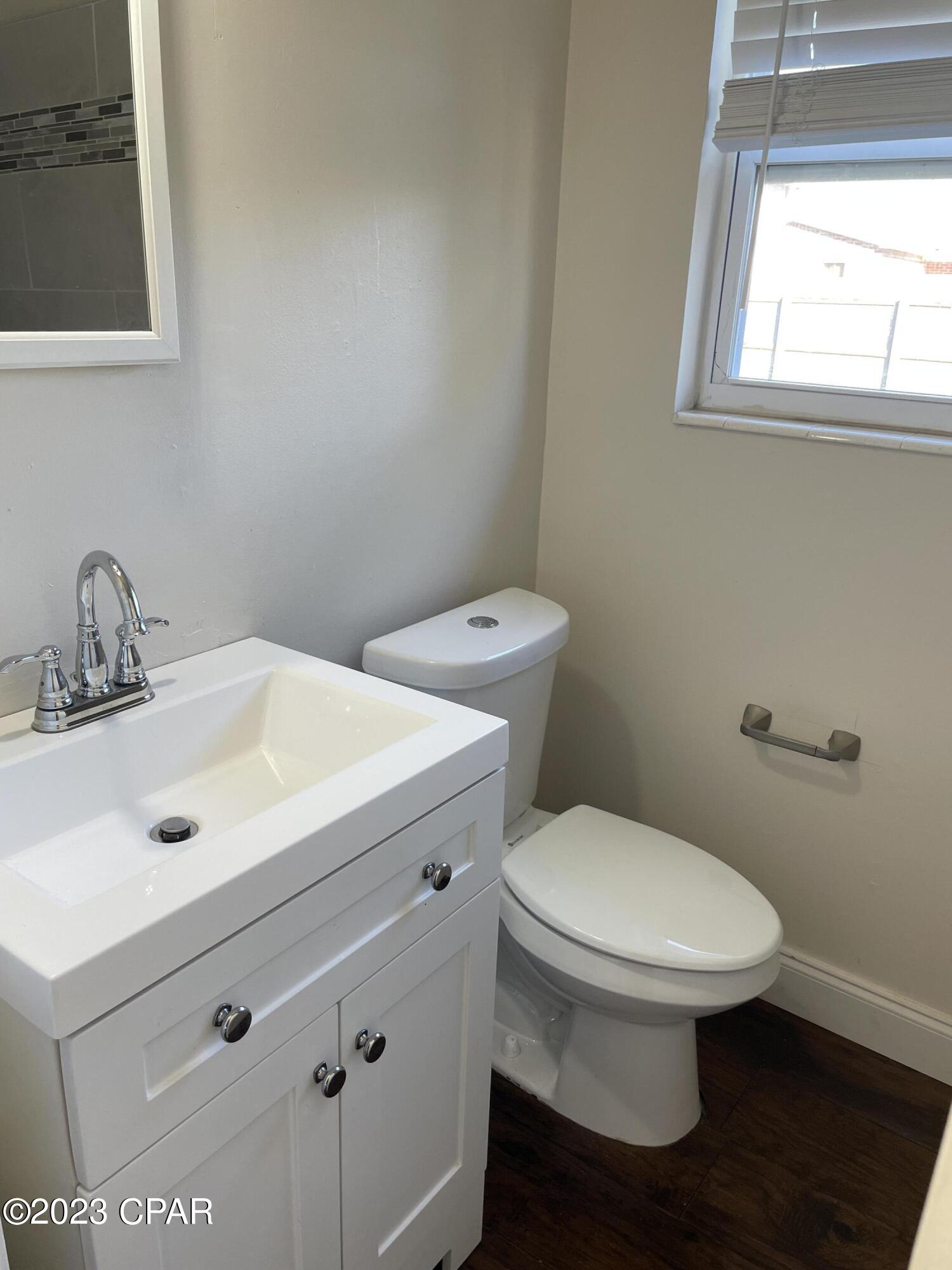 Image 9 For 904 Forestdale Avenue