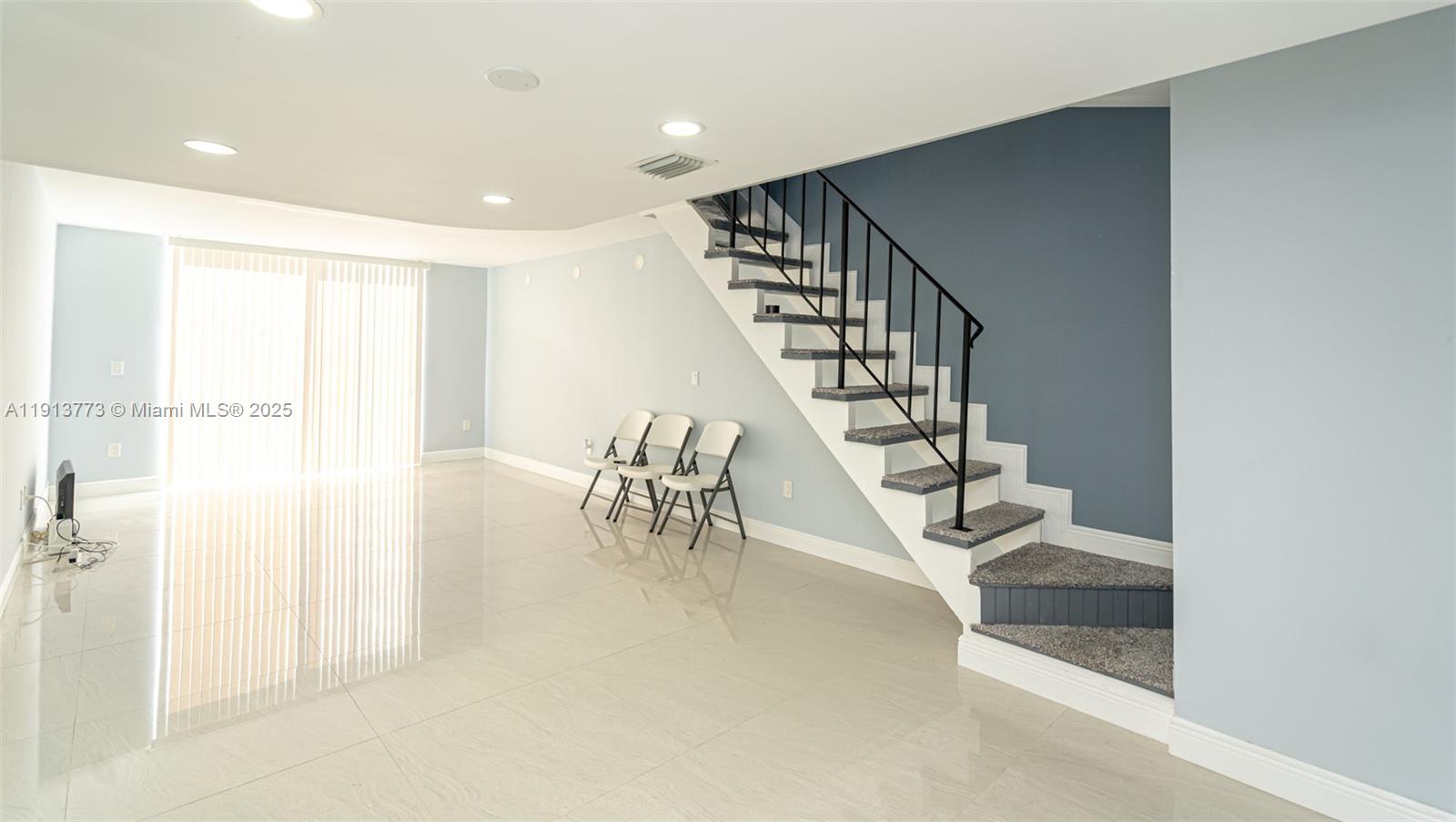 Mango Hill Condo No 4