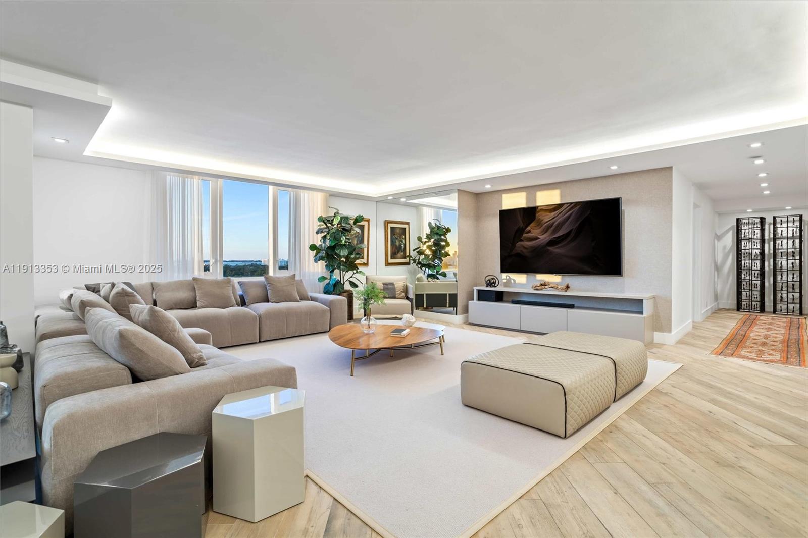 Roney Palace Condo
