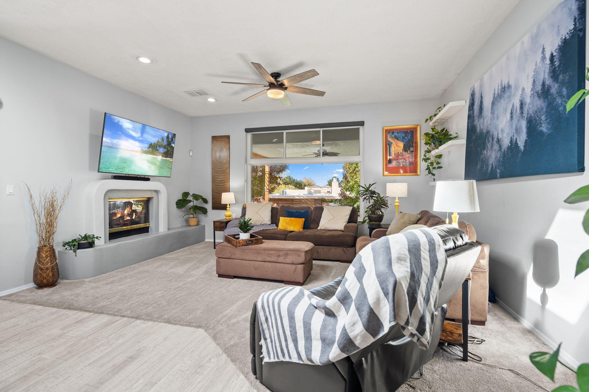 8423 Mendocino Drive NE Living Room