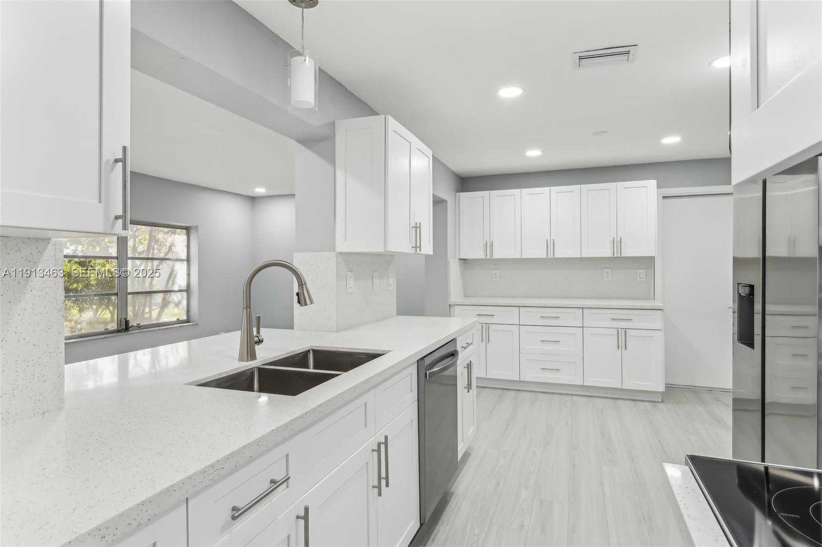 Mainlands Of Tamarac Lake