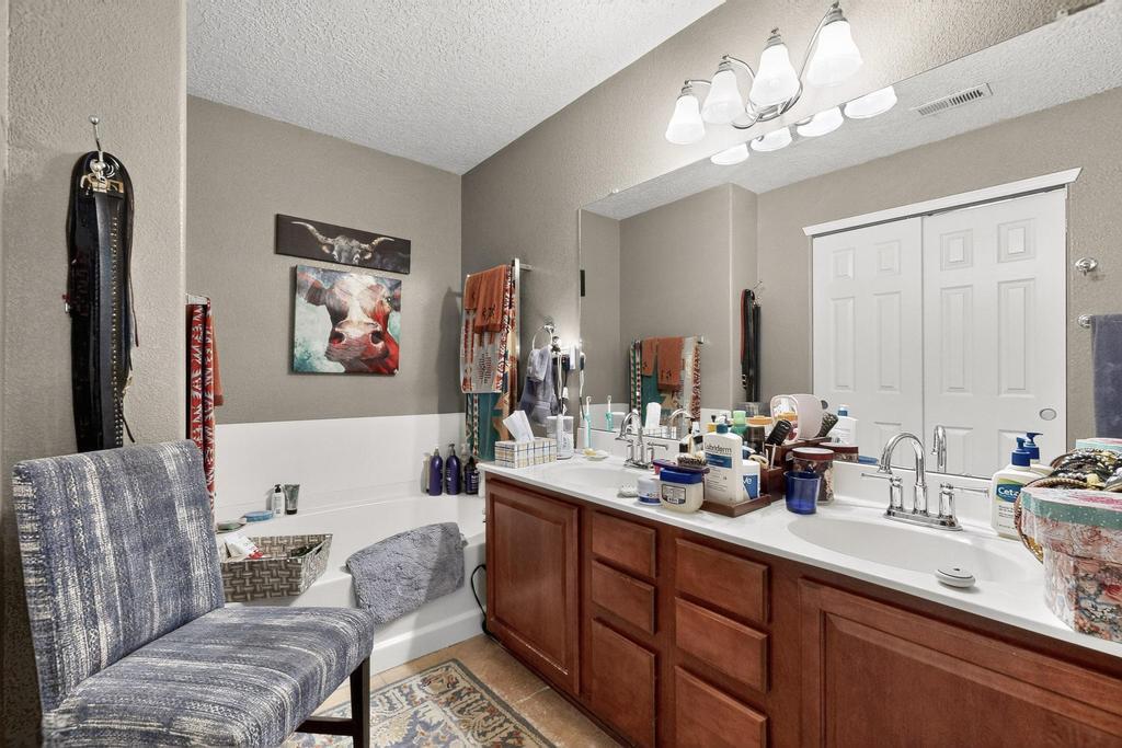 10224 Nacimiento Street NW Kitchen