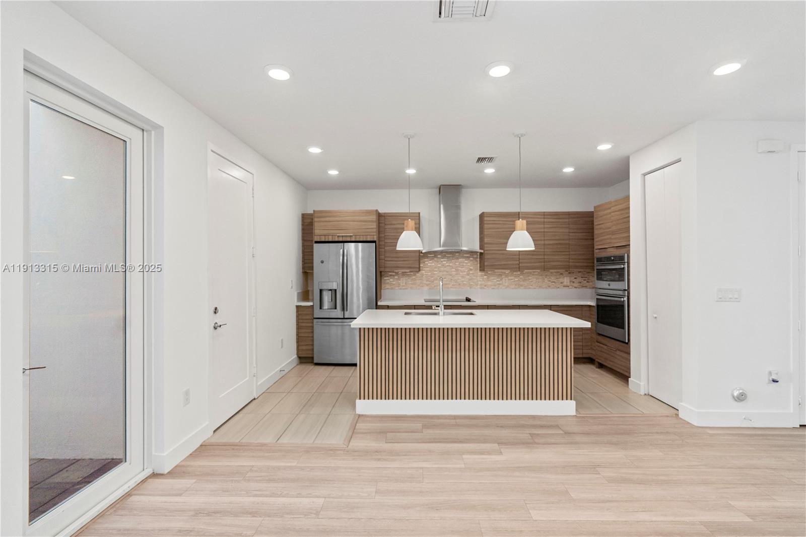 Landmark At Doral Central