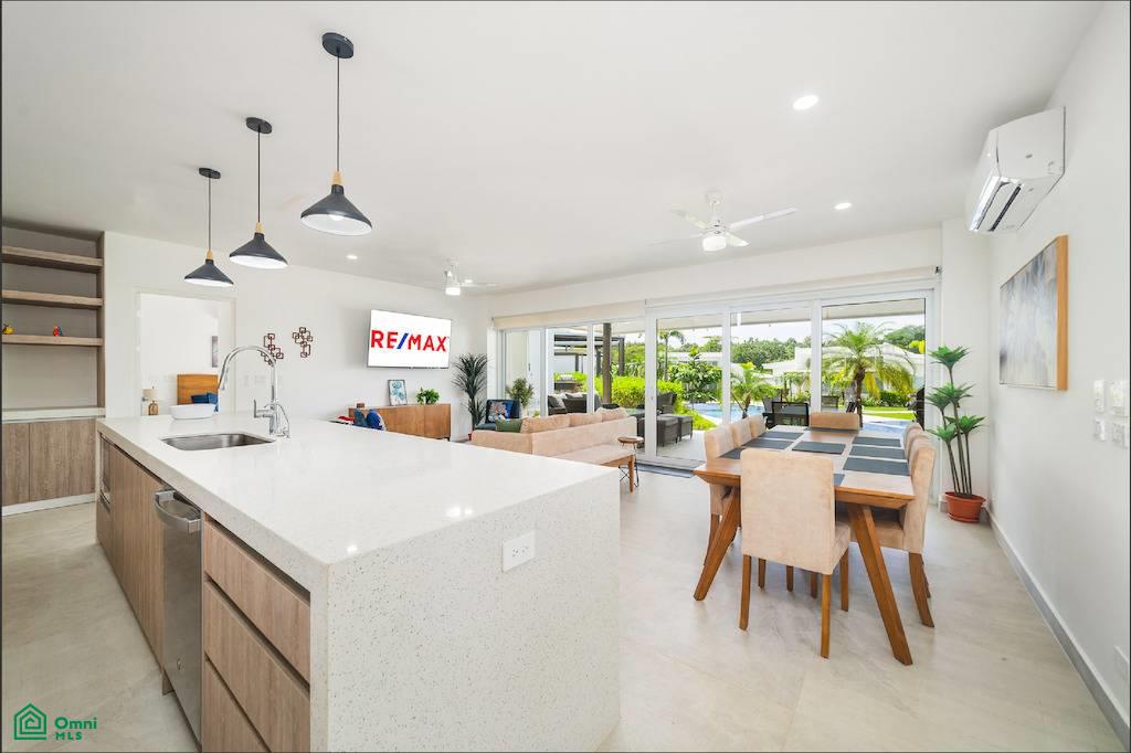 5 bed Single Family Homes For Sale in Santa Cruz, Guanacaste - 1