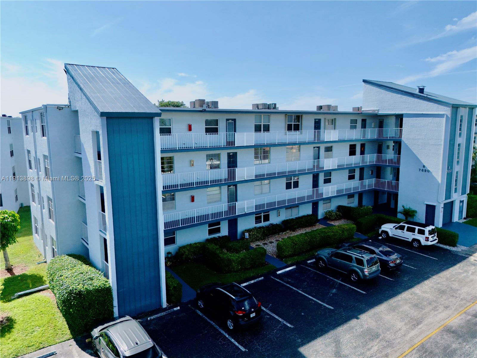 8 Of Palm Springs 2 Condo