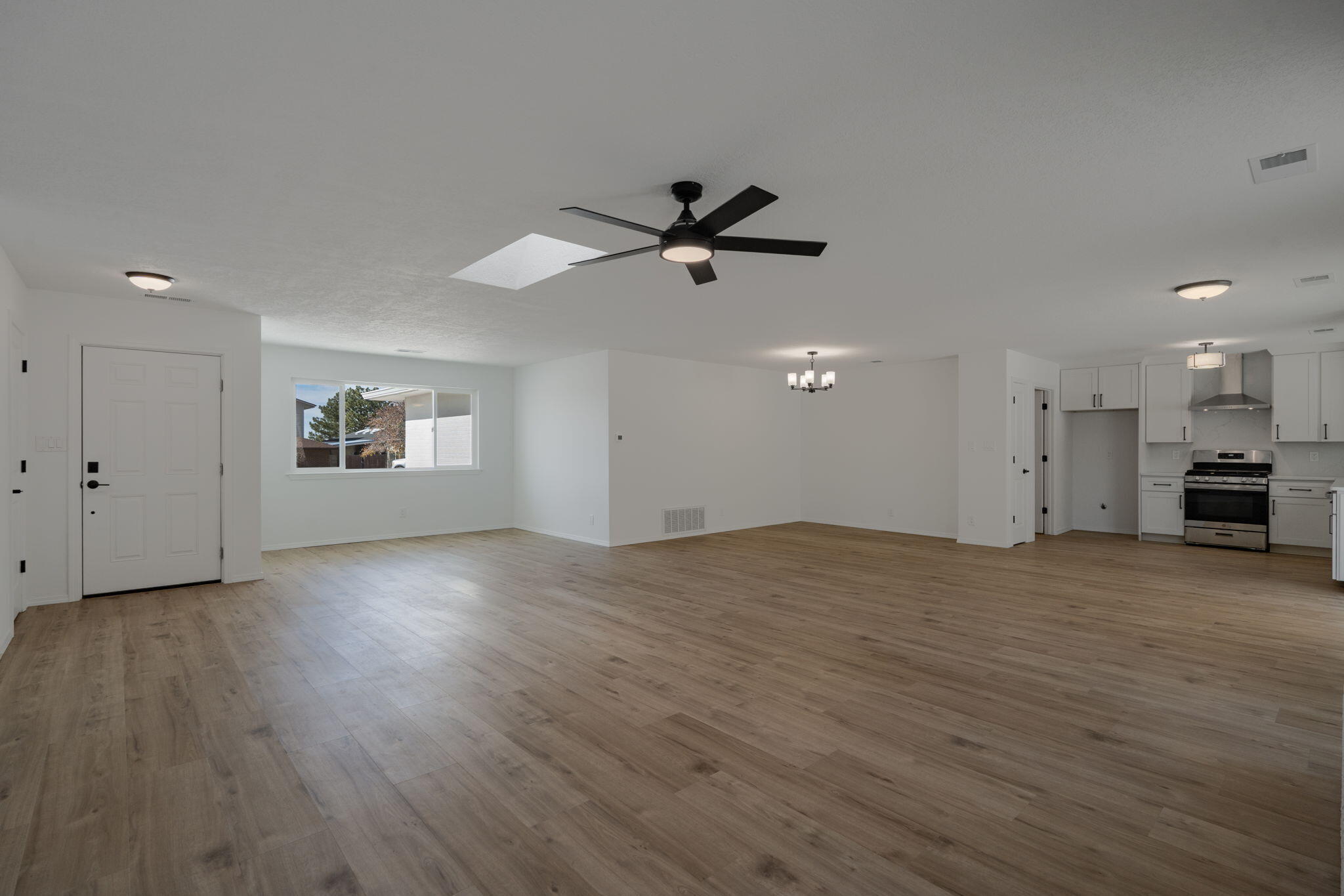 1600 Singletary Drive NE Kitchen