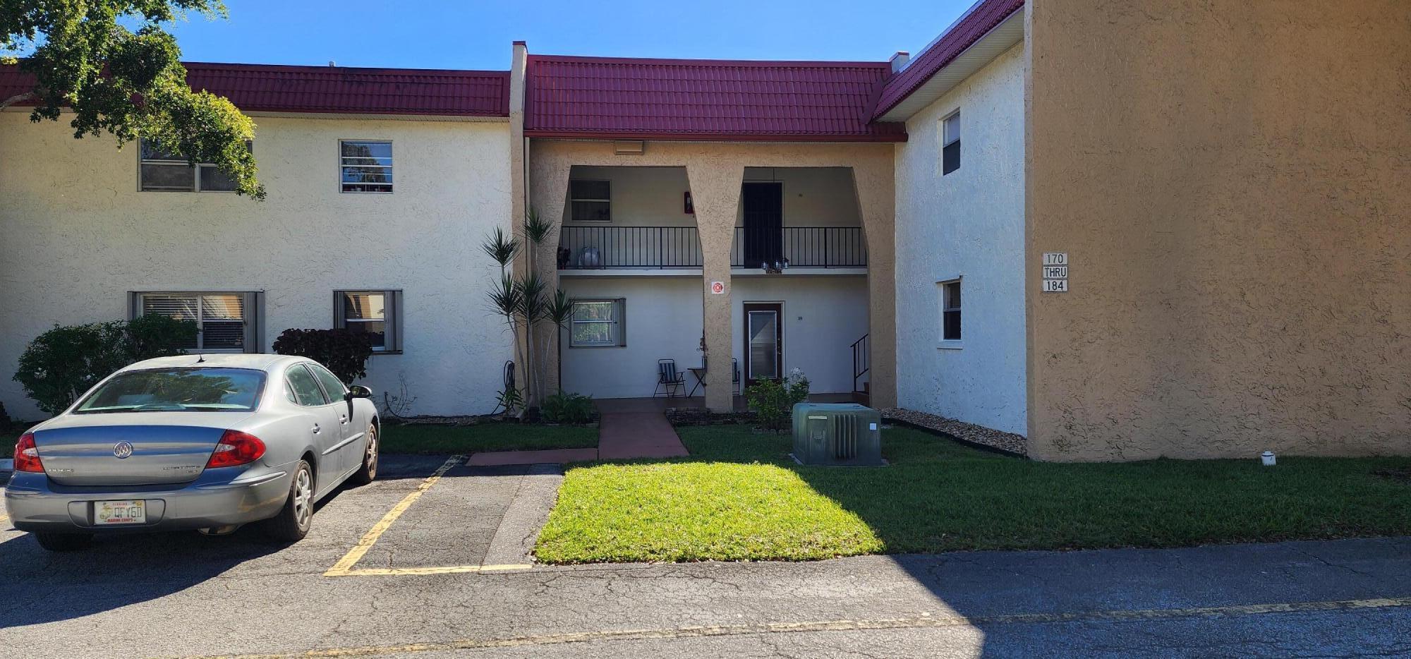 Golden Lakes Village Cond