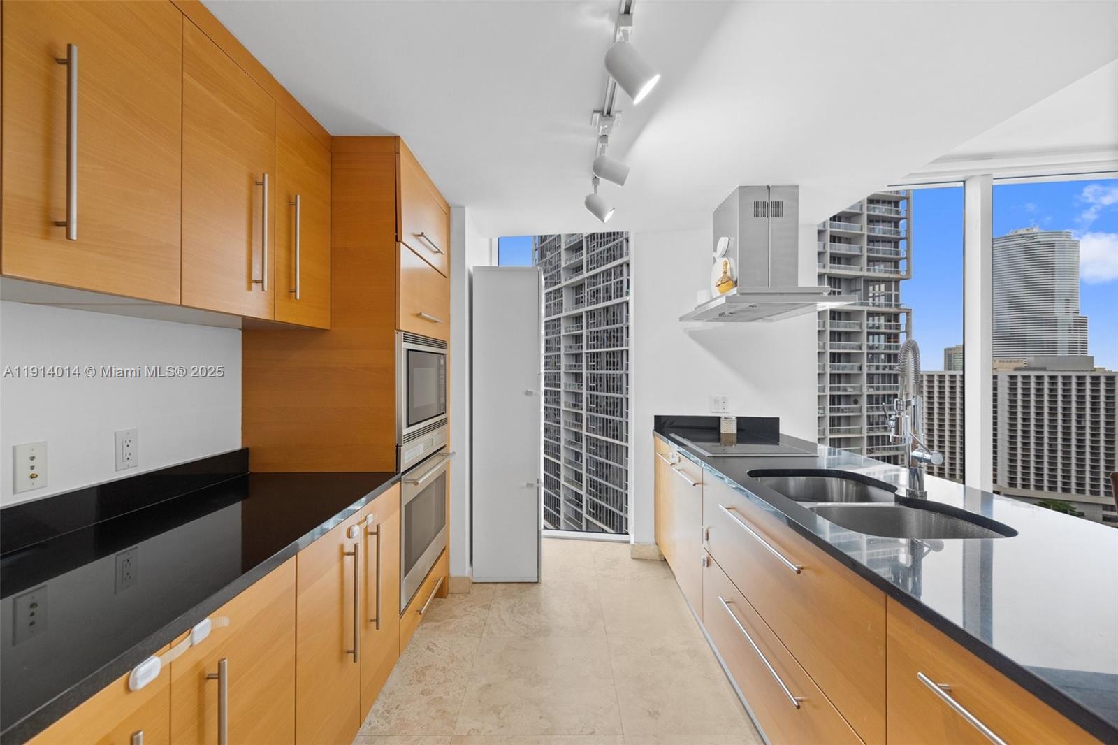 495 Brickell Ave #2410, Miami FL 33131
