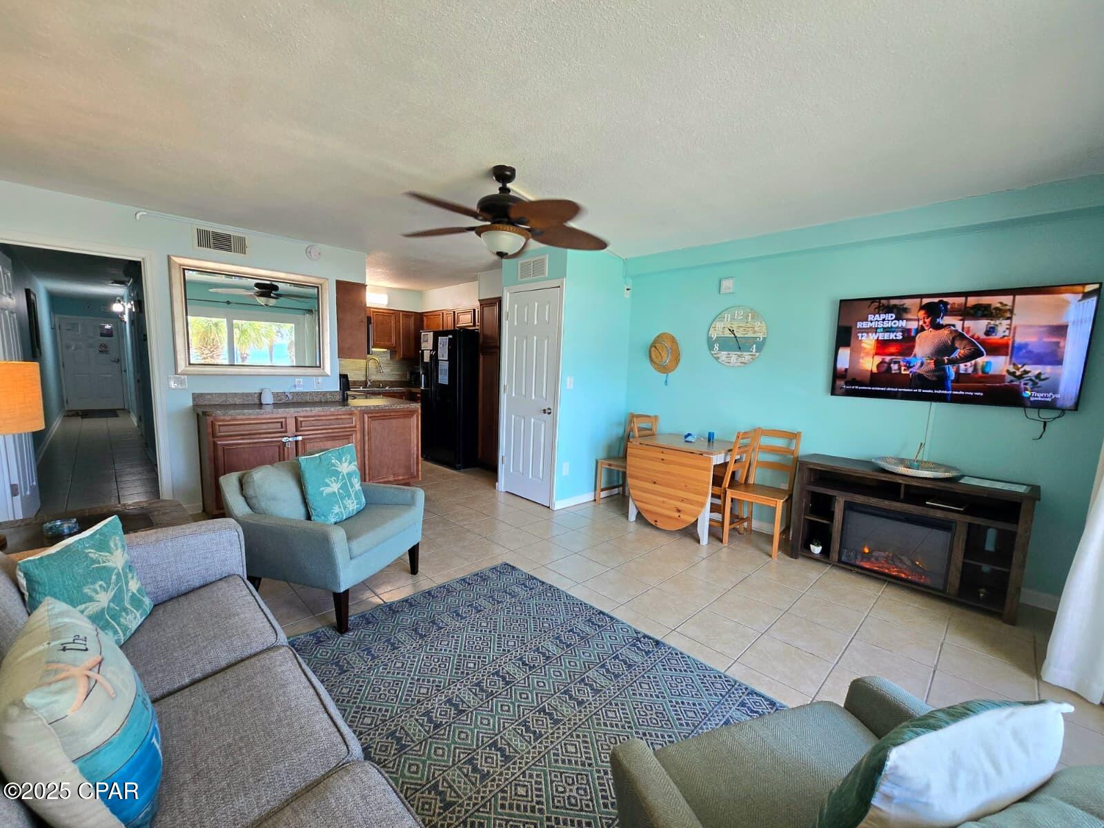 Image 3 For 8743 Thomas Drive 209