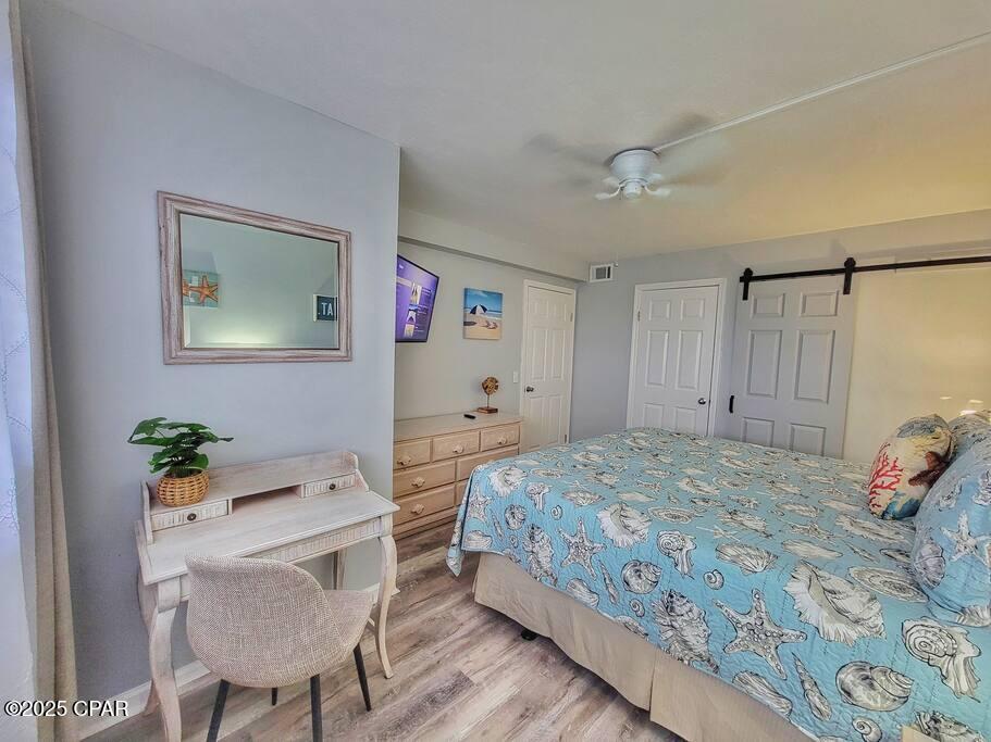 Image 16 For 8743 Thomas Drive 810