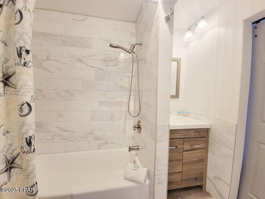 Image 26 For 8743 Thomas Drive 810