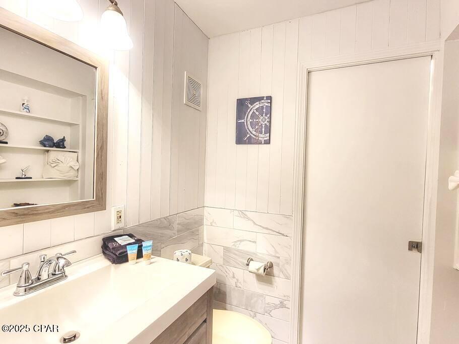 Image 28 For 8743 Thomas Drive 810