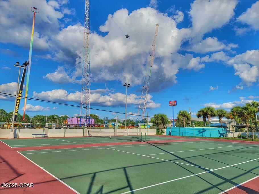 Image 36 For 8743 Thomas Drive 810