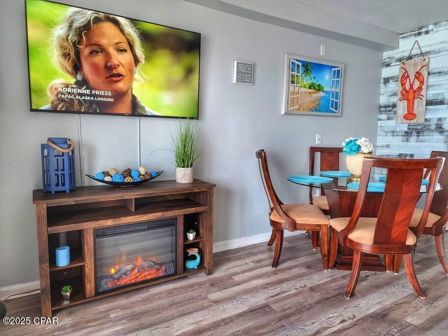 Image 4 For 8743 Thomas Drive 810