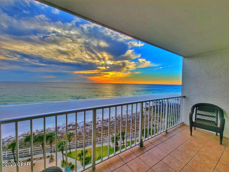 Image 40 For 8743 Thomas Drive 810