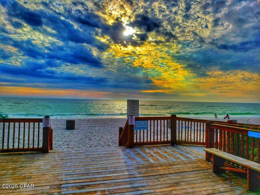 Image 41 For 8743 Thomas Drive 810