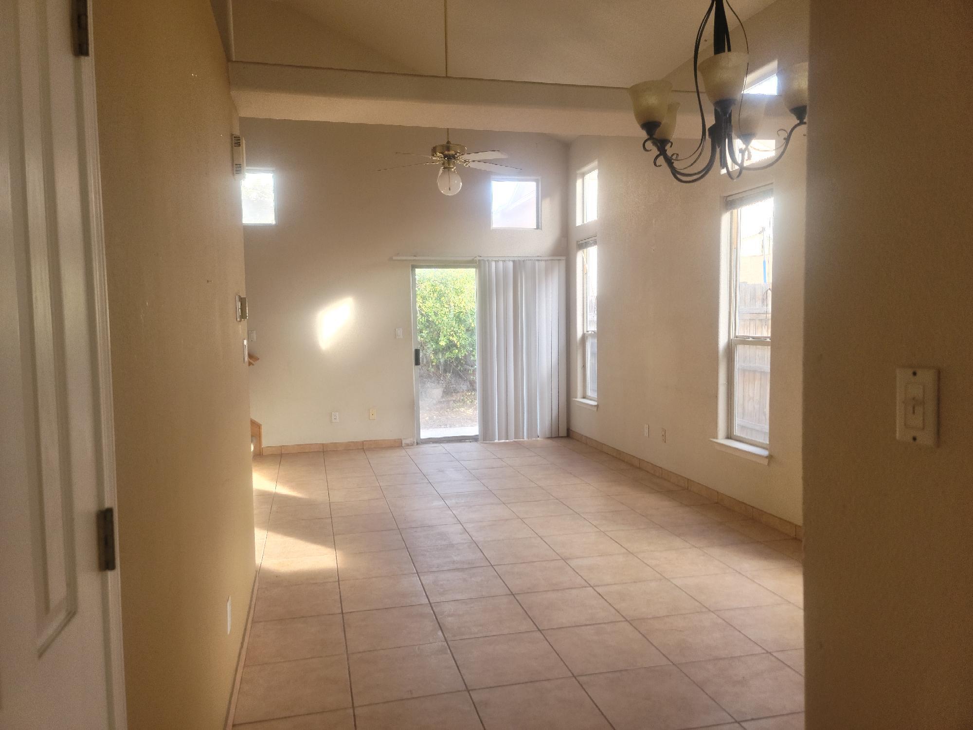 1824 Vasilion Place NW Living Room