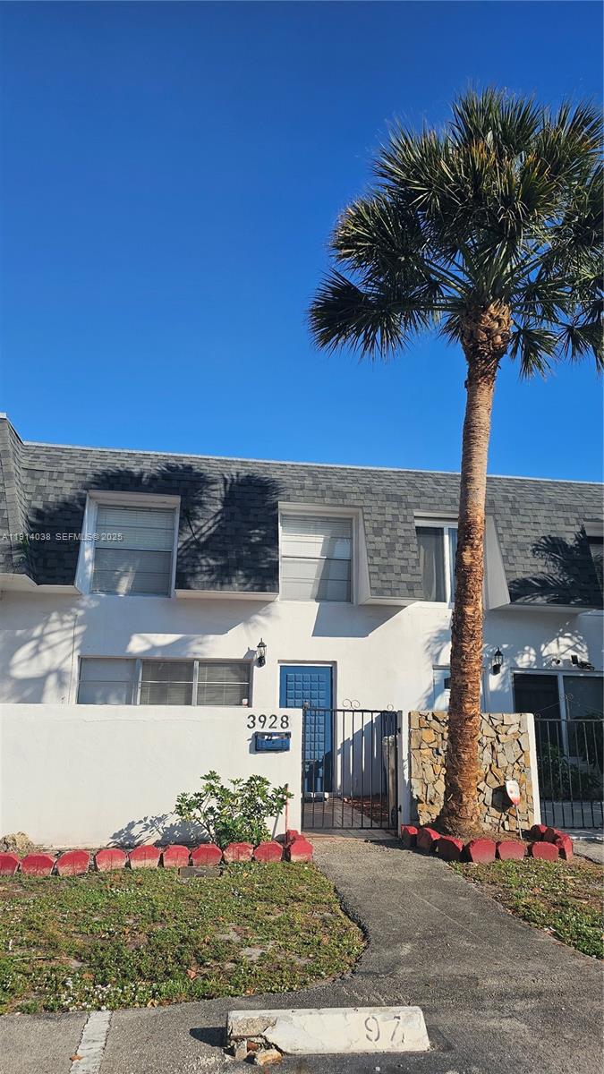 Nova Townhouses Condomini