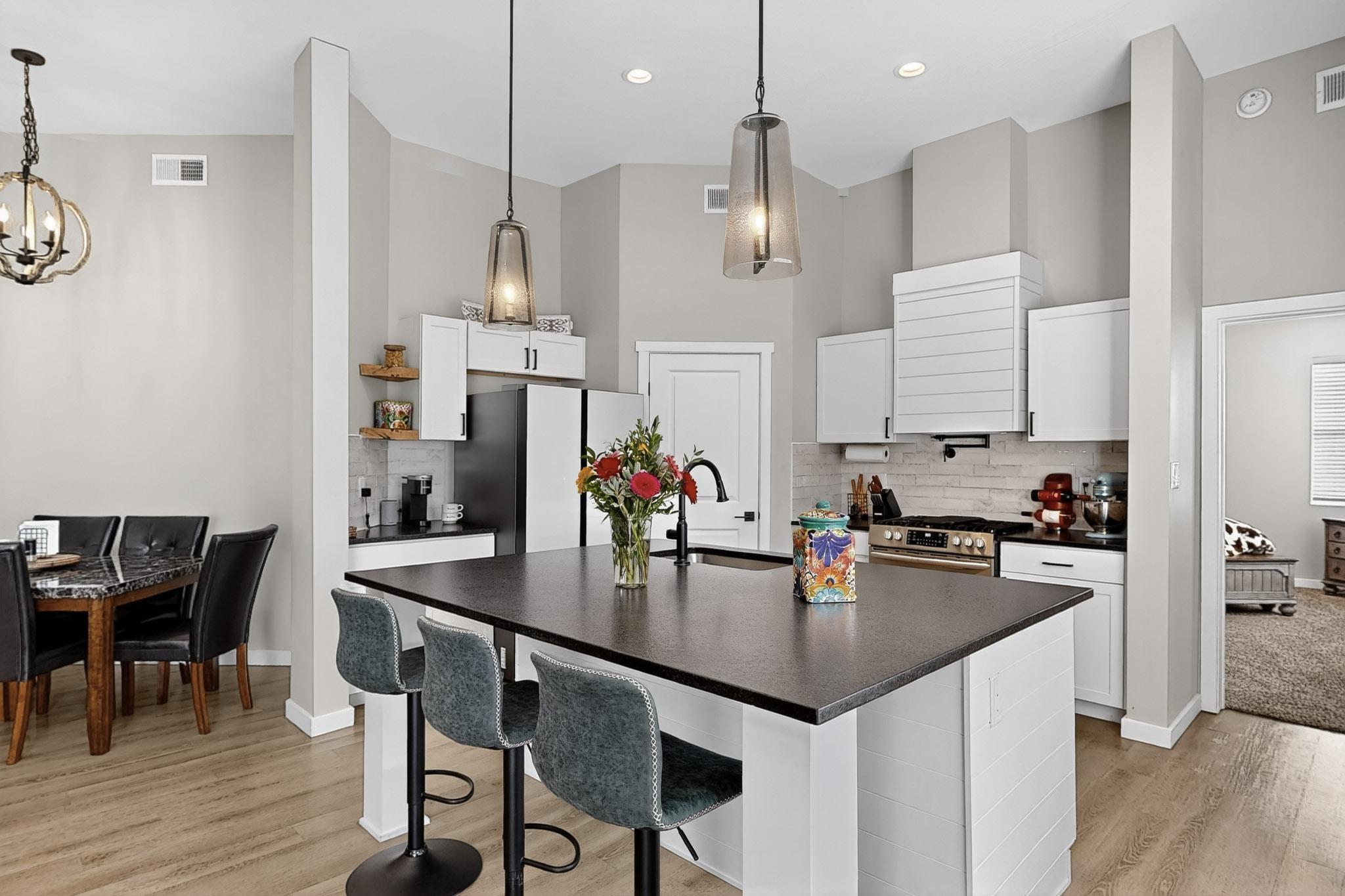 2214 Calle De Ortiz SW Kitchen