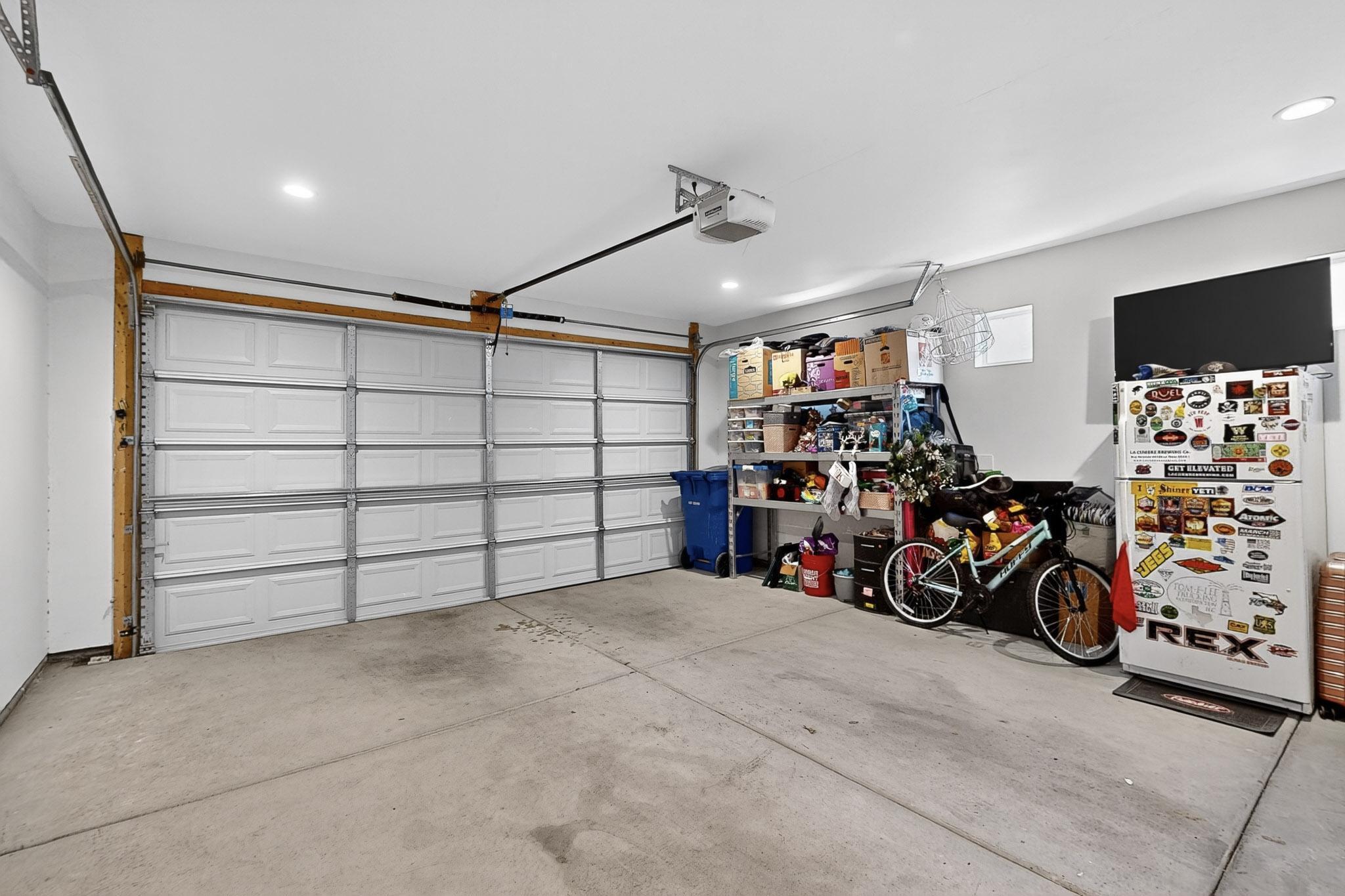 2214 Calle De Ortiz SW Garage