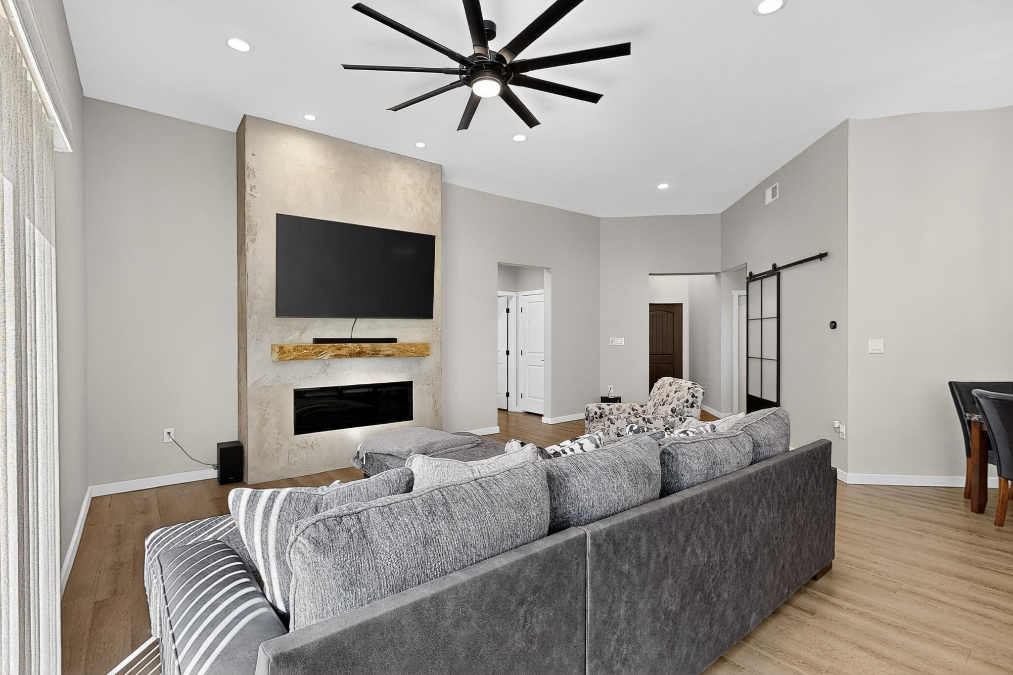 2214 Calle De Ortiz SW Living Room