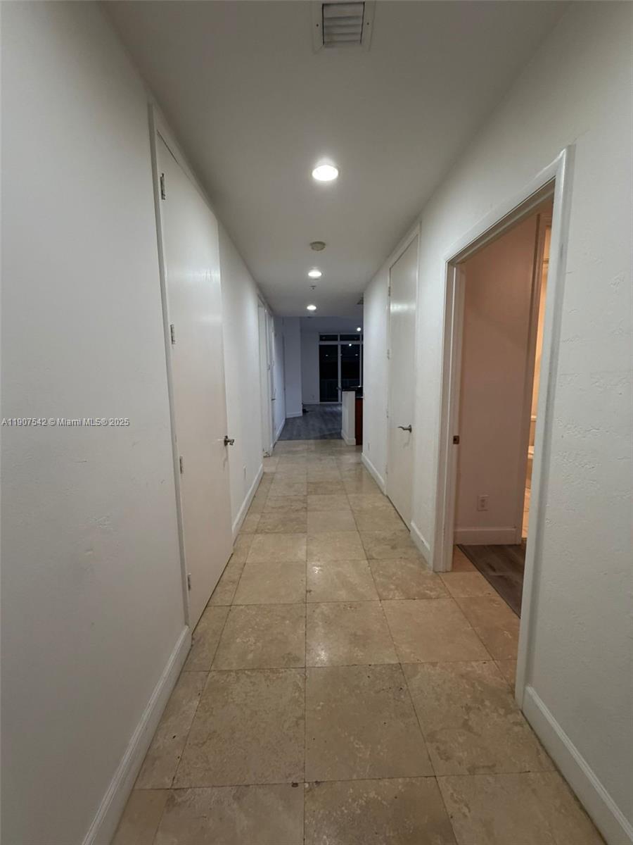 14951 Royal Oaks Ln Unit 106, North Miami, Florida 33181