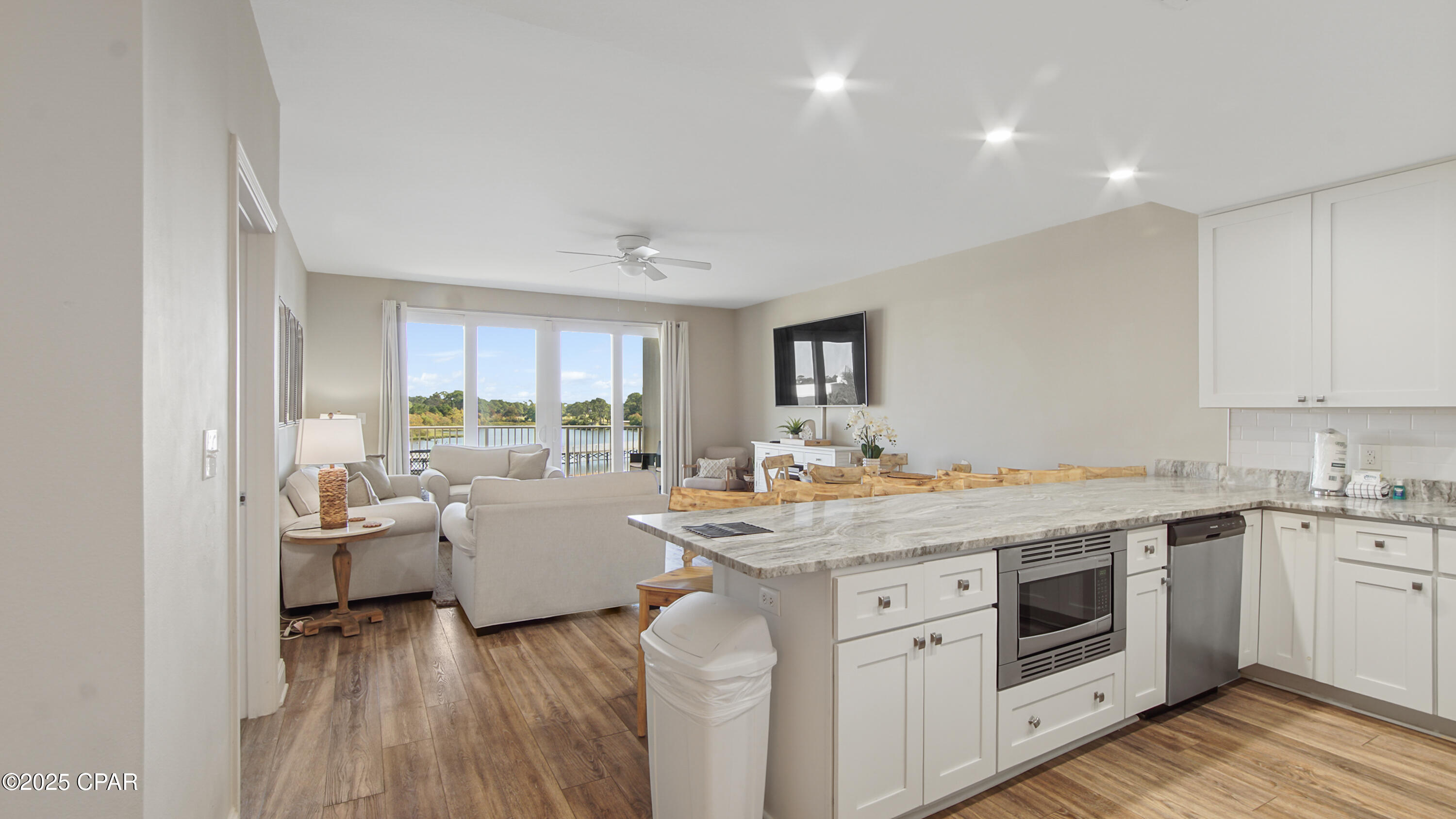 Image 5 For 9902 Thomas Drive 234