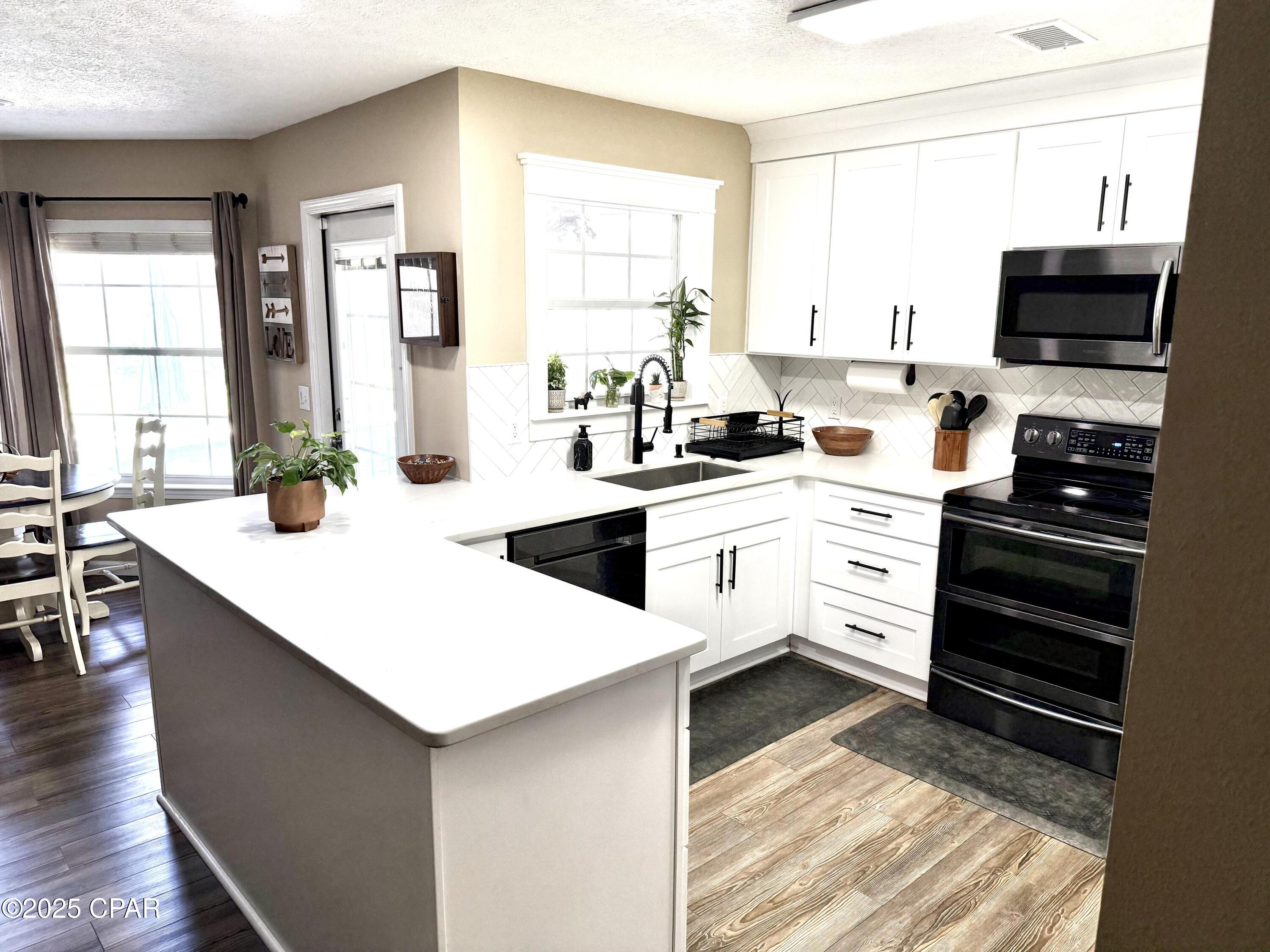 Image 10 For 202 Hidden Pines Drive