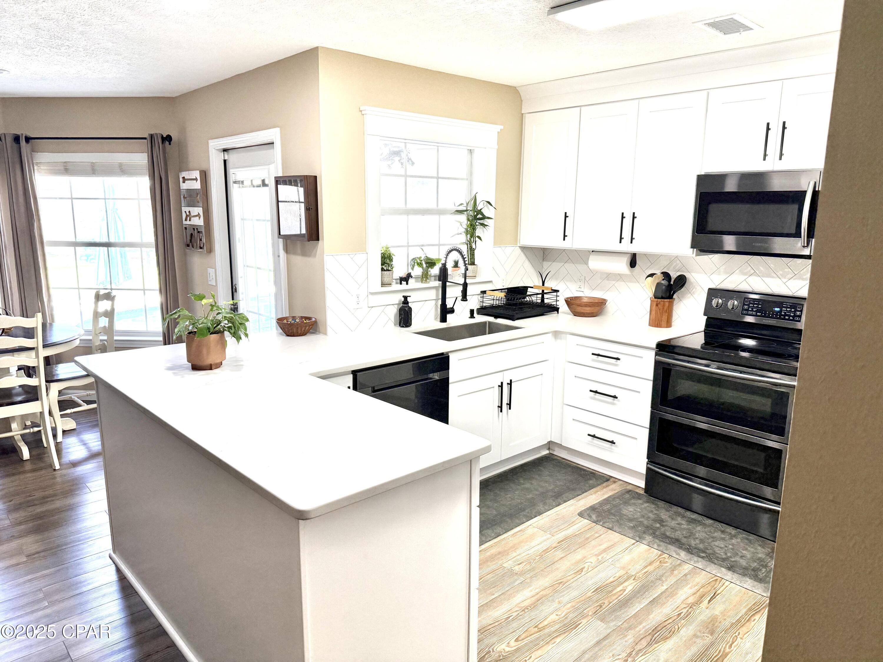 Image 11 For 202 Hidden Pines Drive