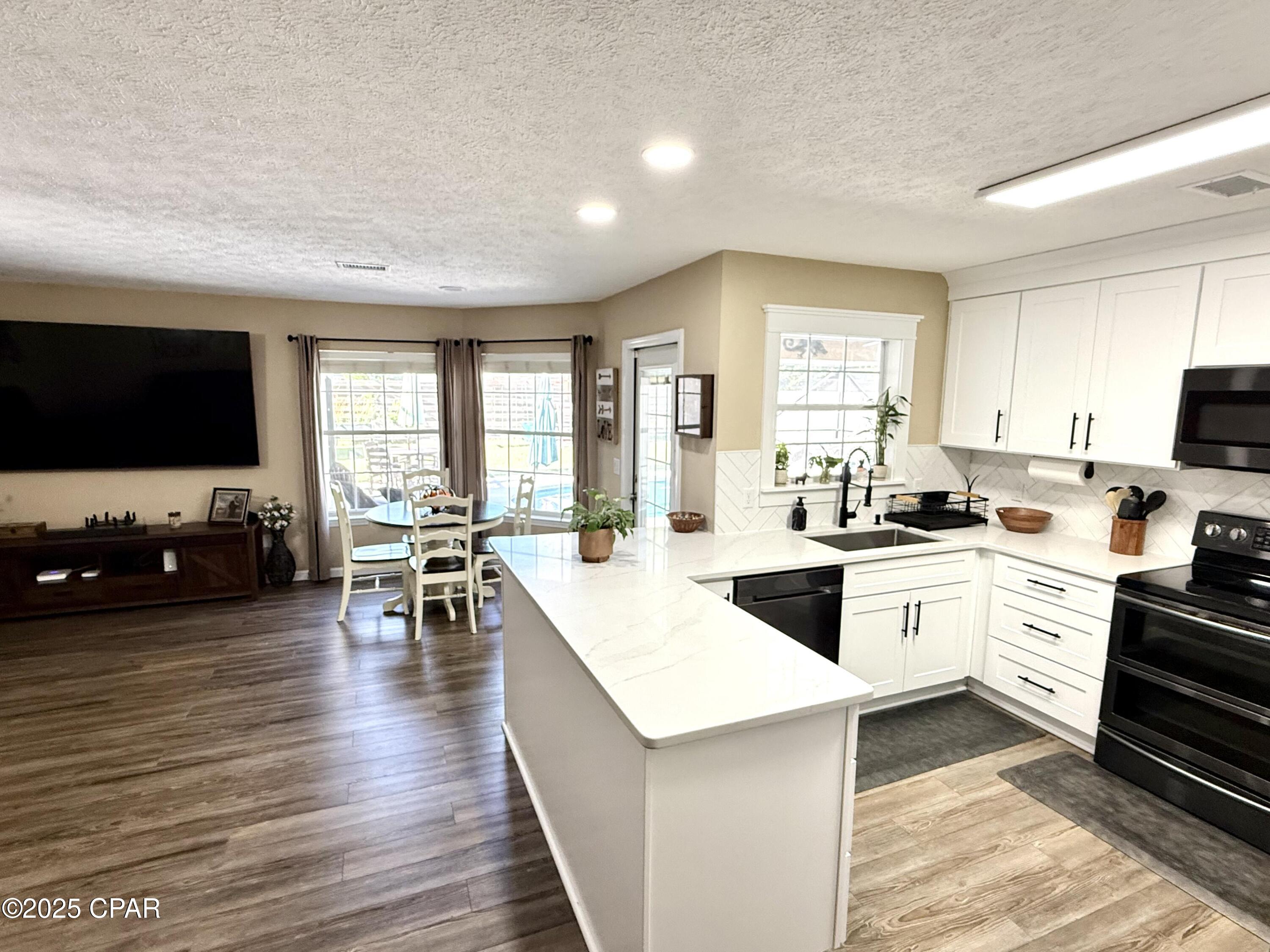 Image 11 For 202 Hidden Pines Drive