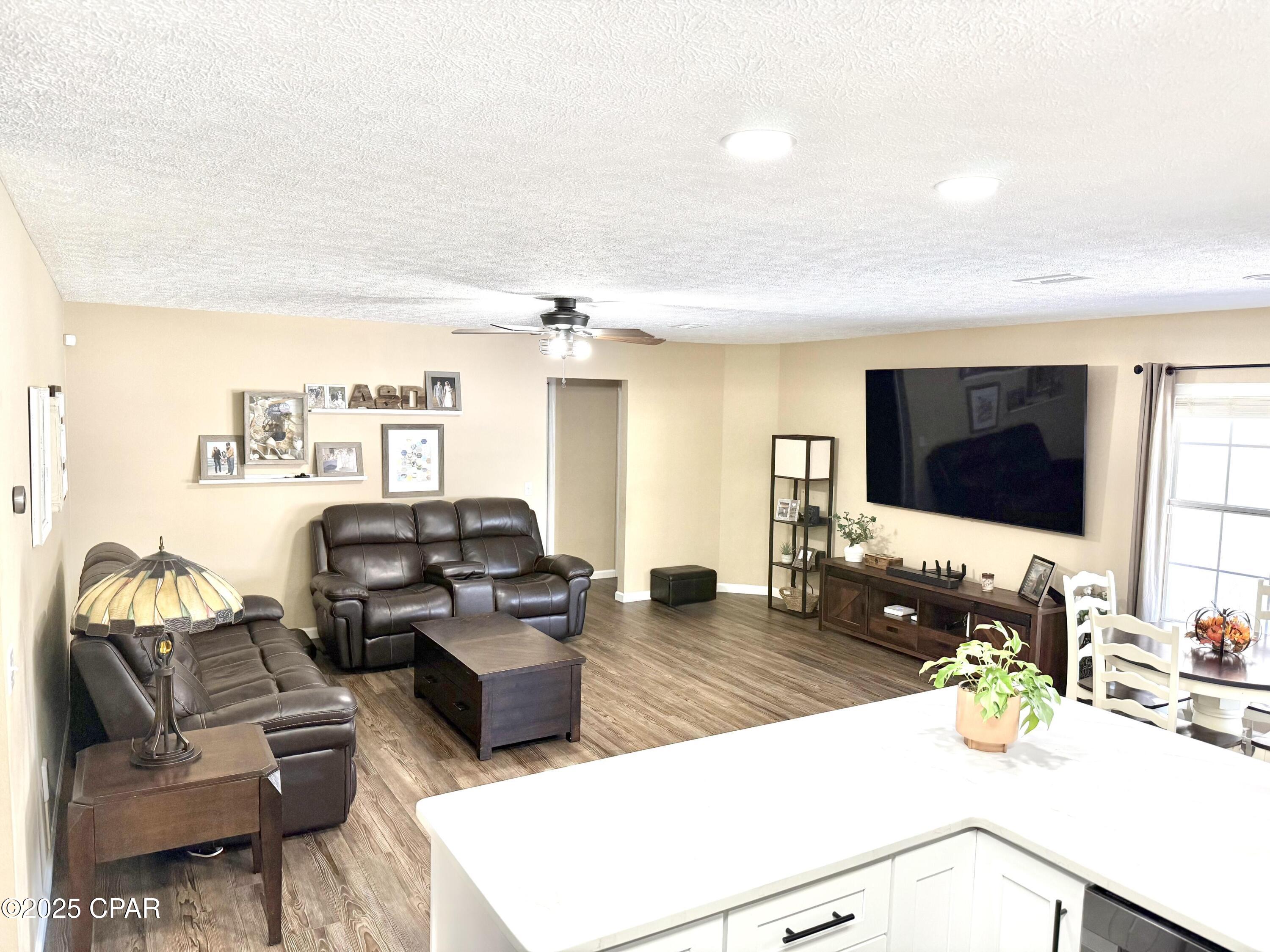 Image 14 For 202 Hidden Pines Drive