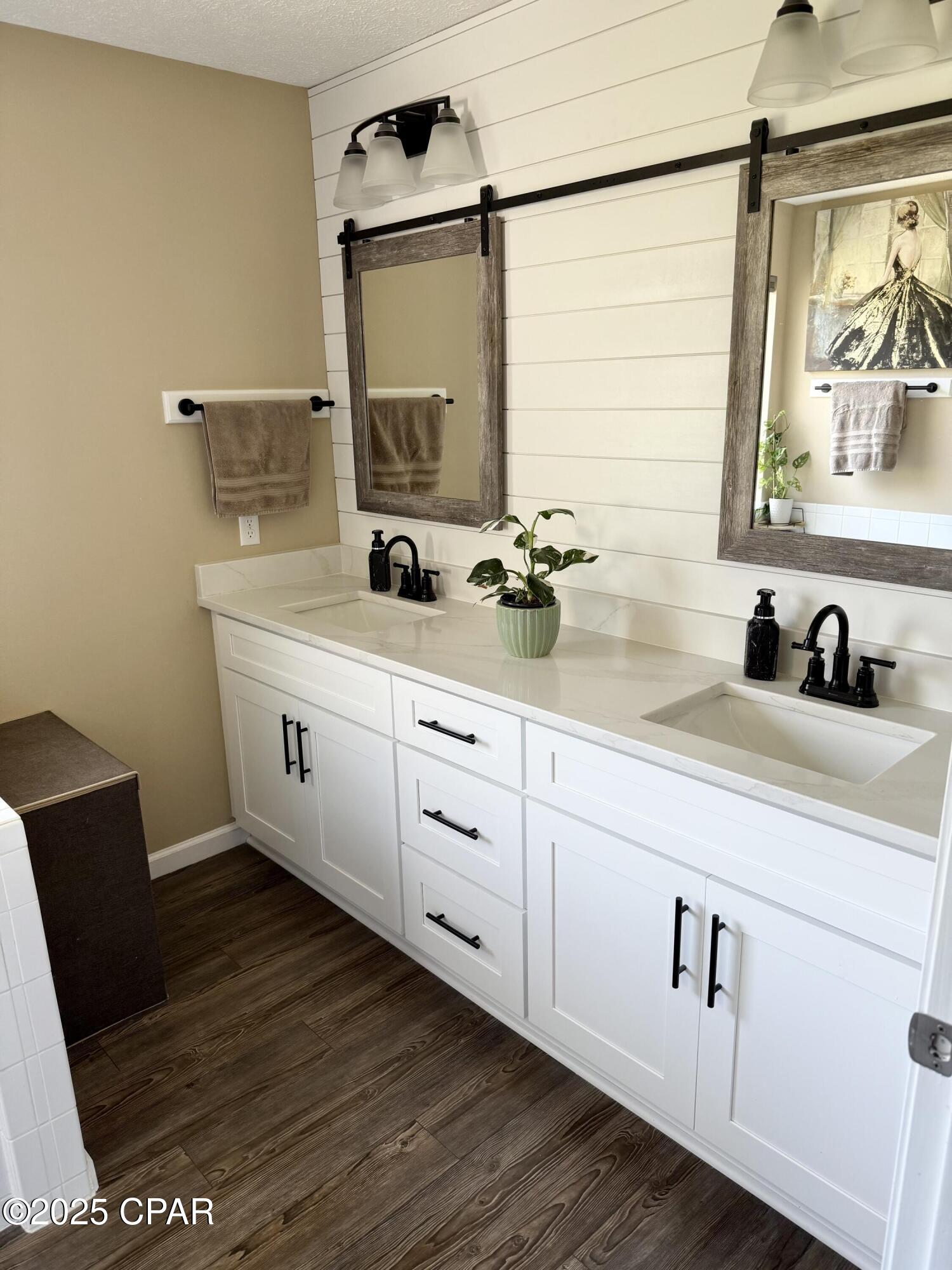 Image 21 For 202 Hidden Pines Drive