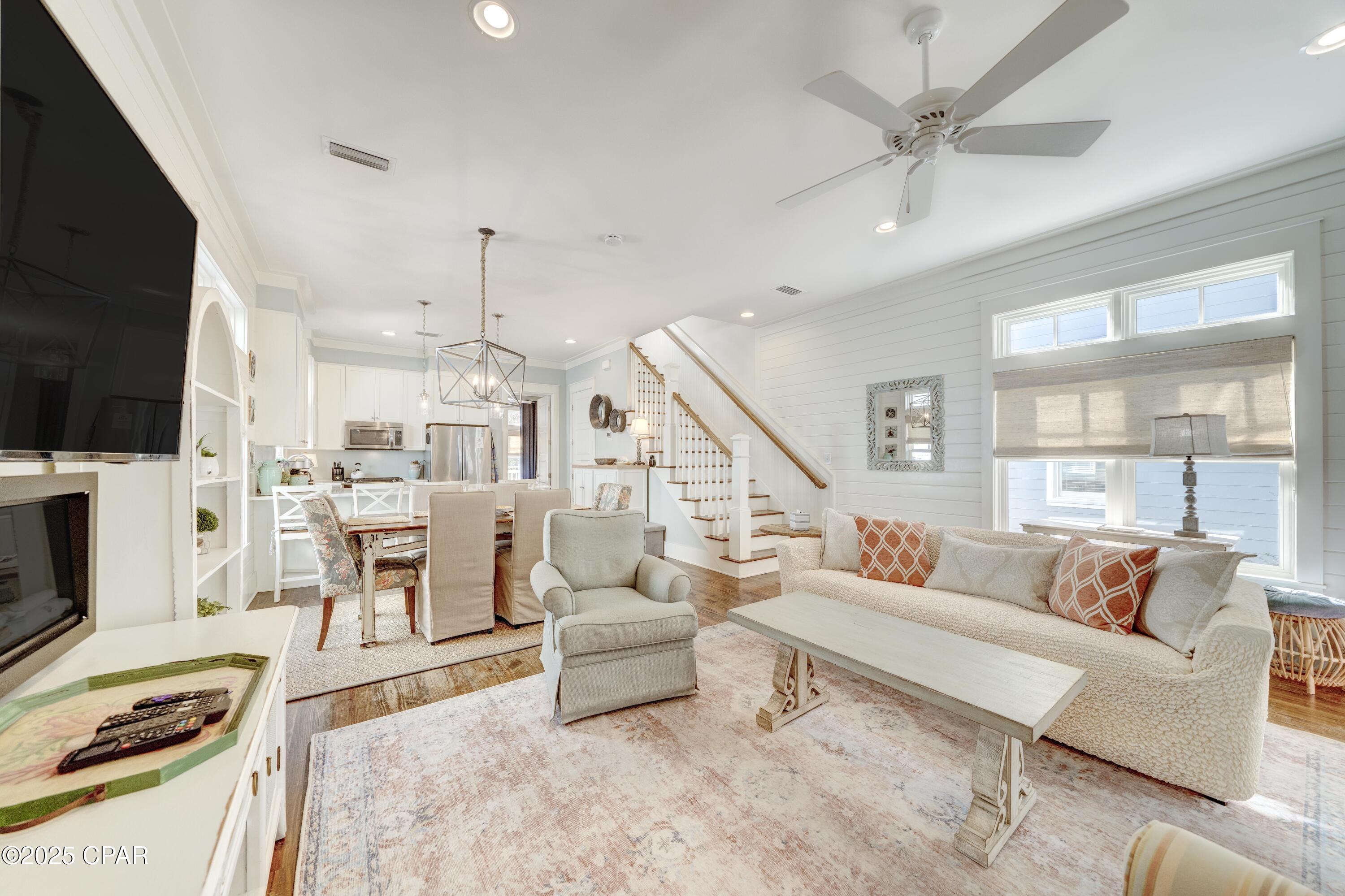 Listing photo id 11 for 148 Parkshore Drive