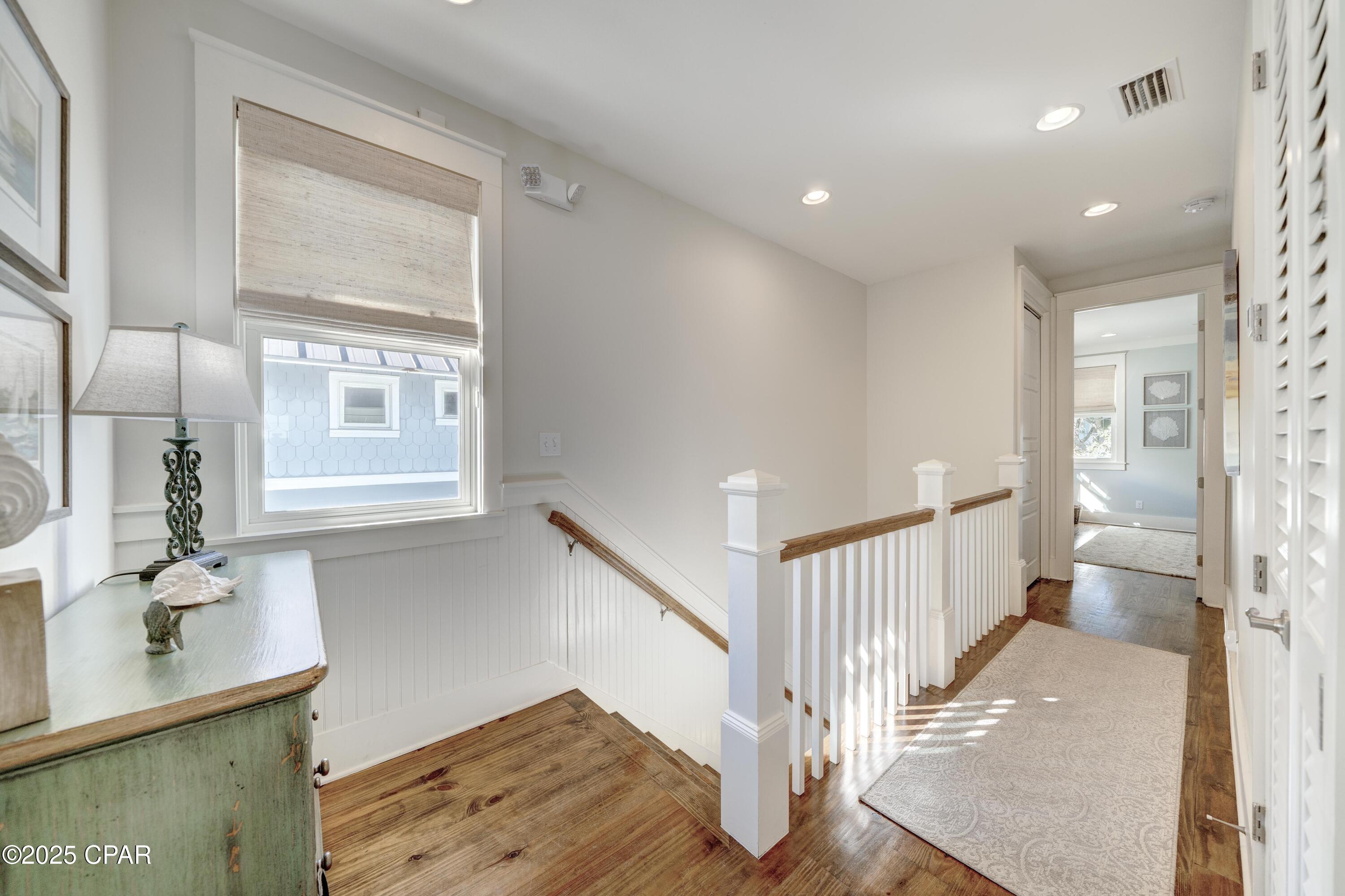 Listing photo id 22 for 148 Parkshore Drive